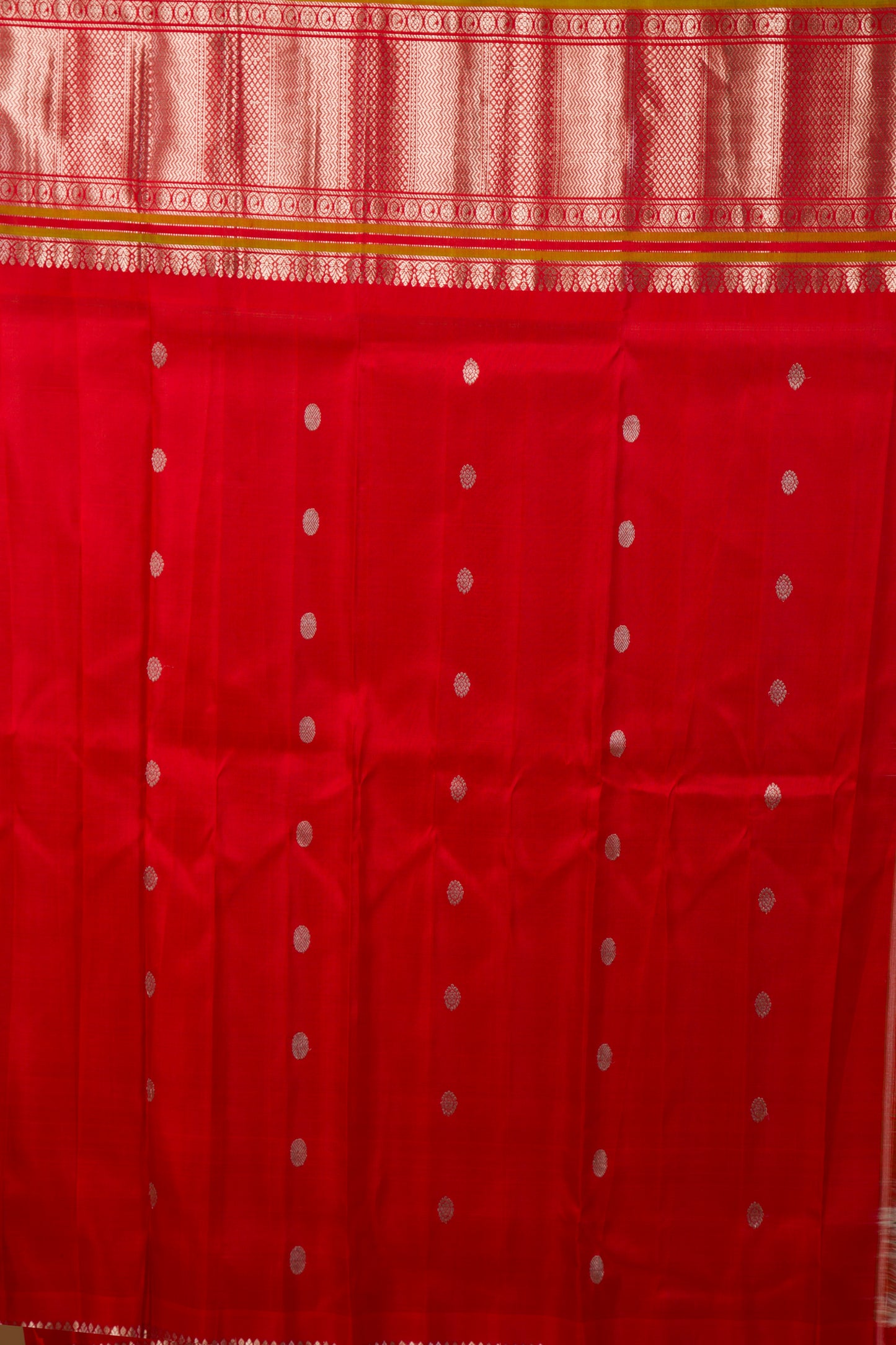 Gadwal Silk Butta Beige Saree
