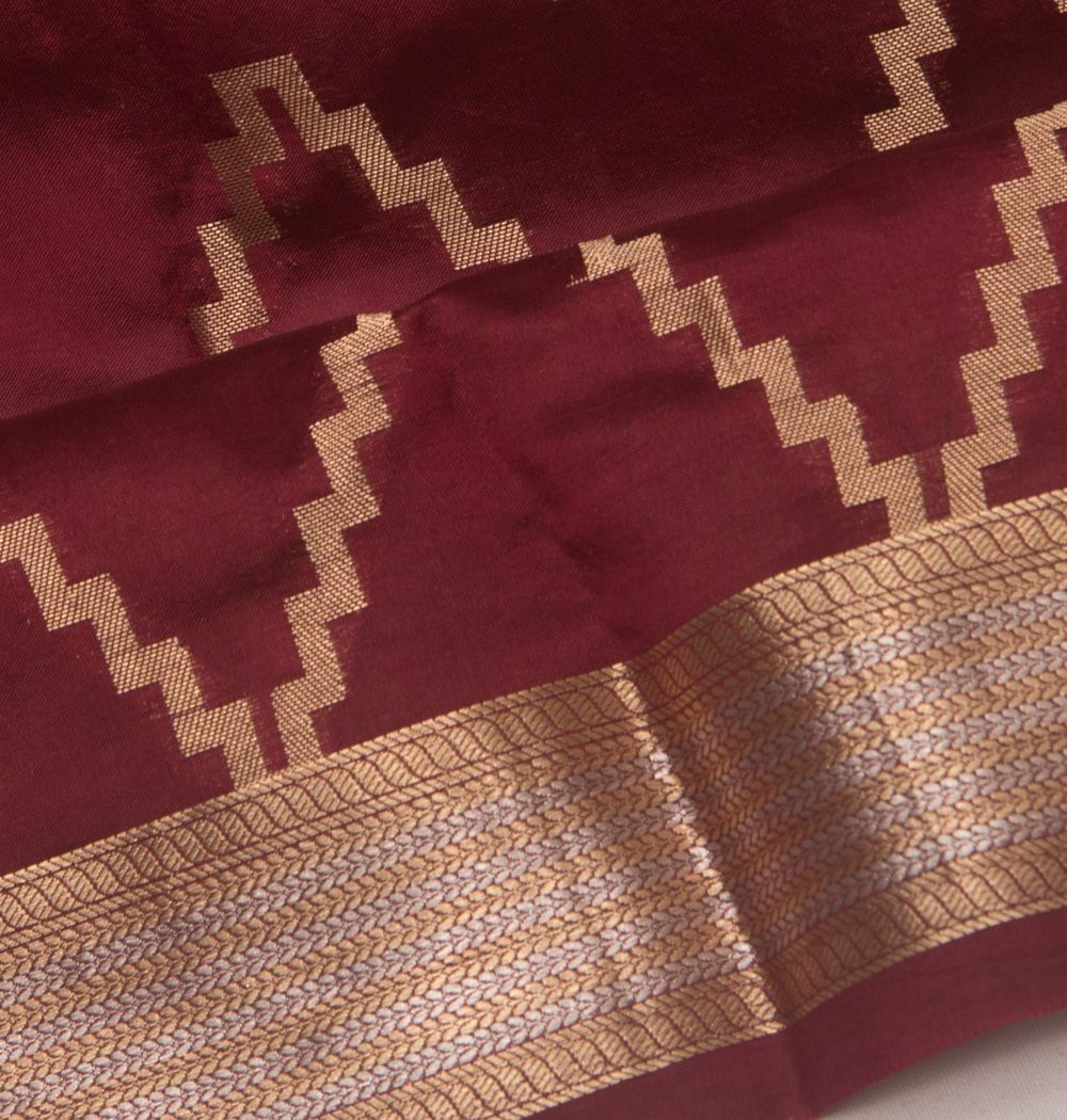 Poona Silk Zig Zag Lines Maroon Saree