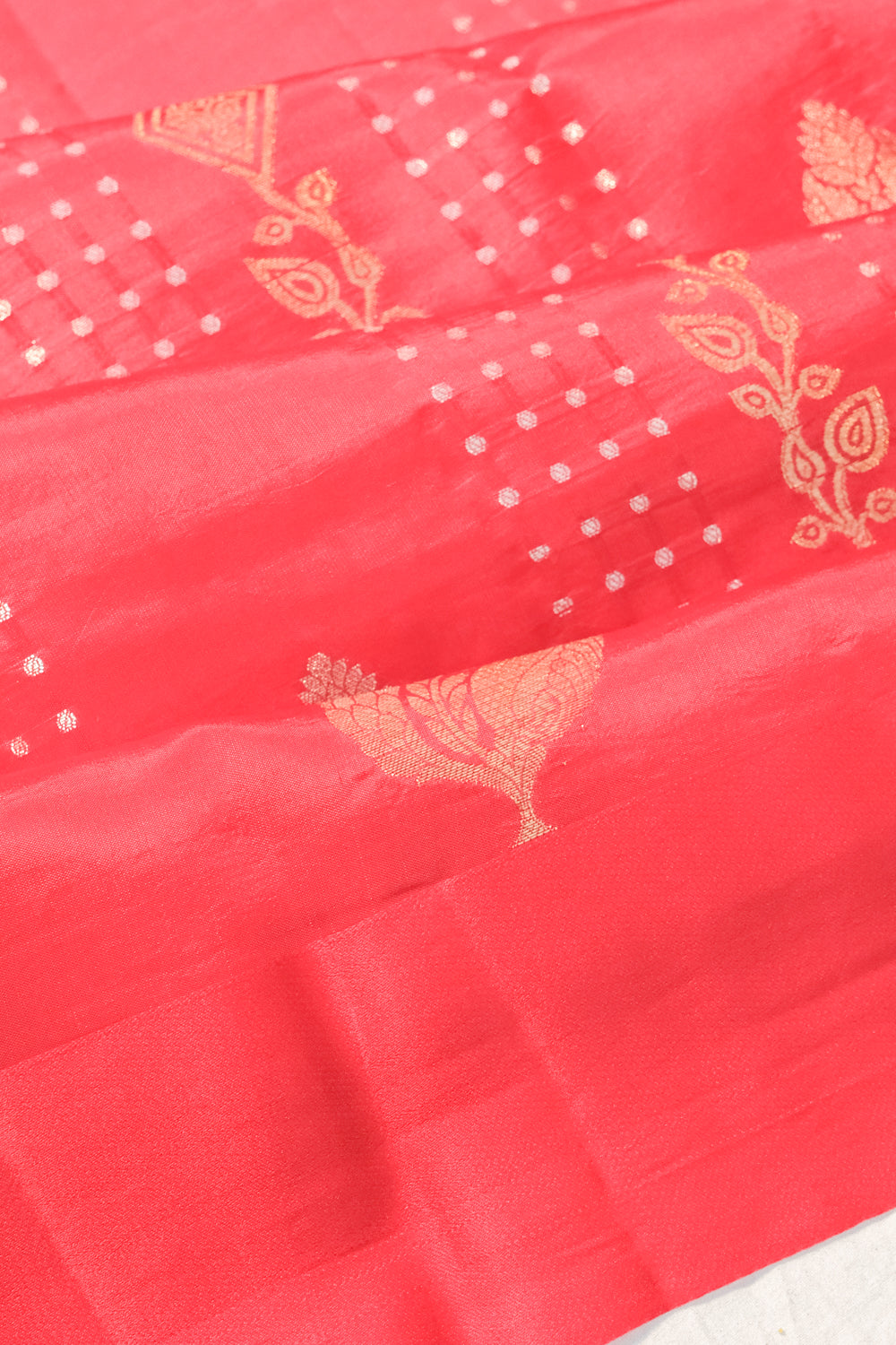 Banarasi Katan Silk Vertical Lines And Butta Red Saree