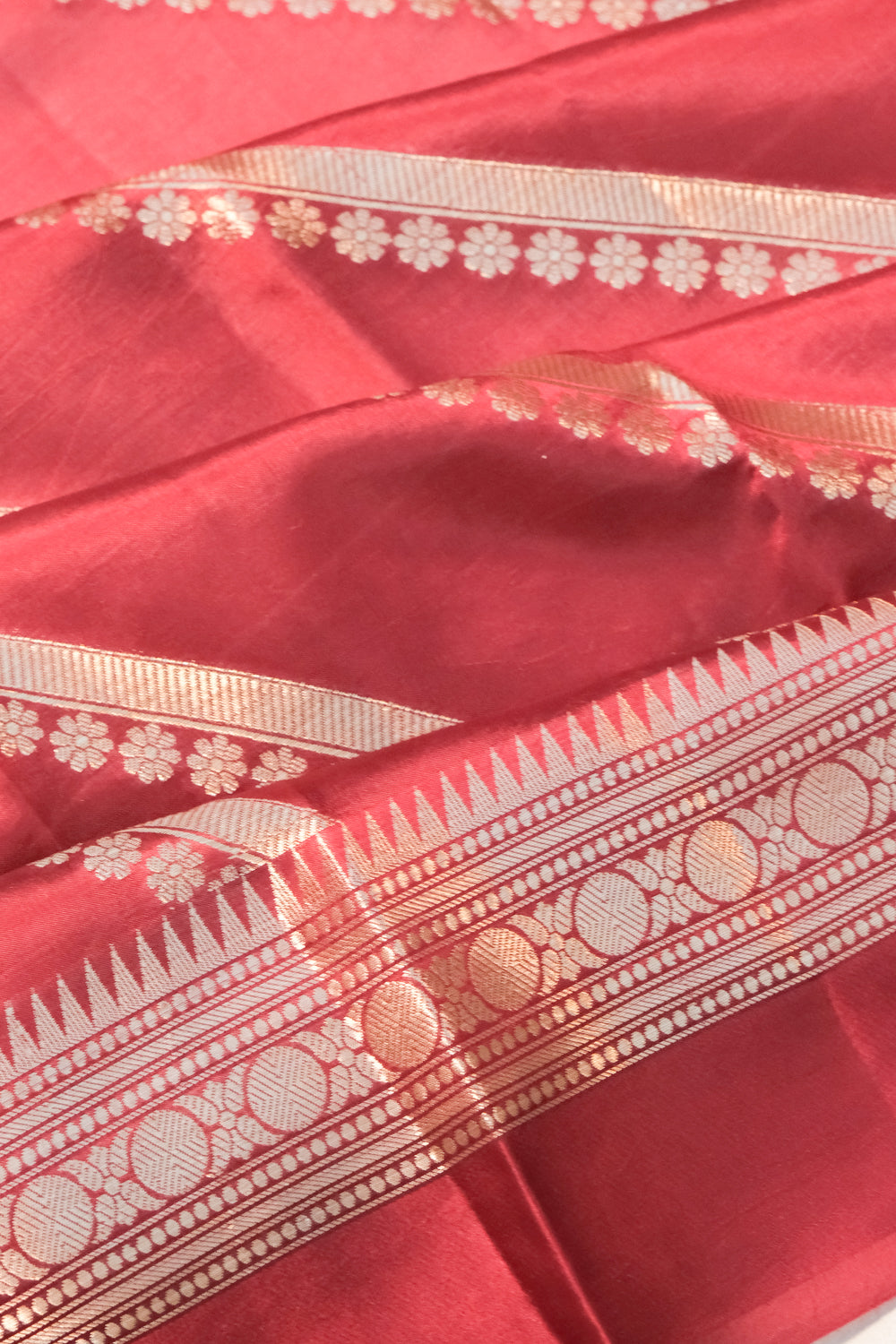Banarasi Katan Silk Diagonal Lines Red Saree
