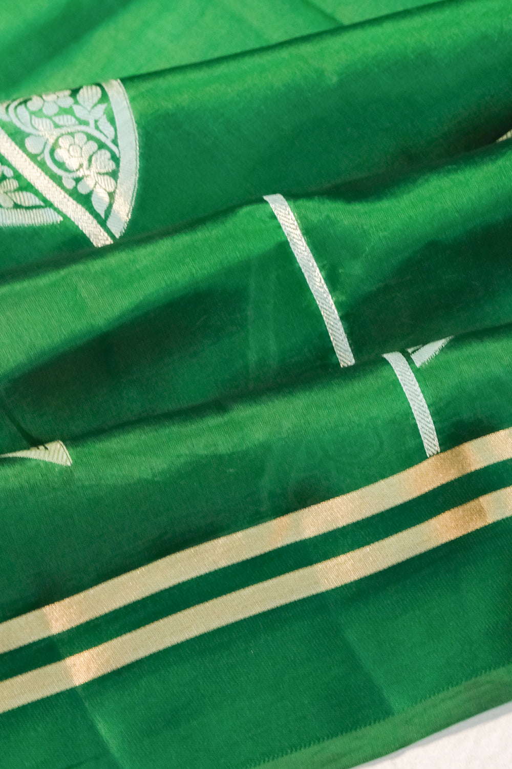 Banarasi Katan Silk Vertical Lines And Butta Green Saree