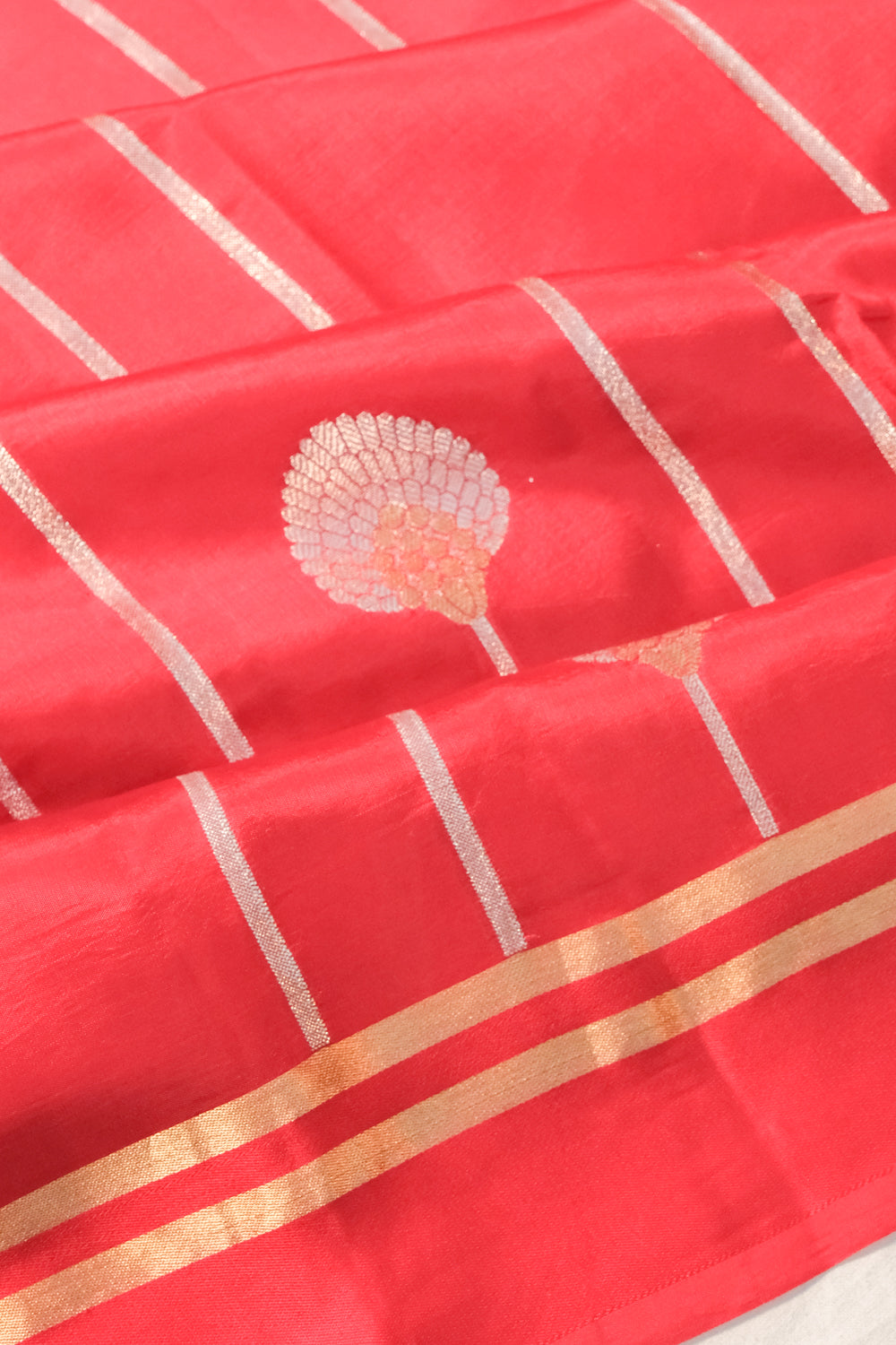 Banarasi Katan Silk Vertical Lines And Butta Red Saree