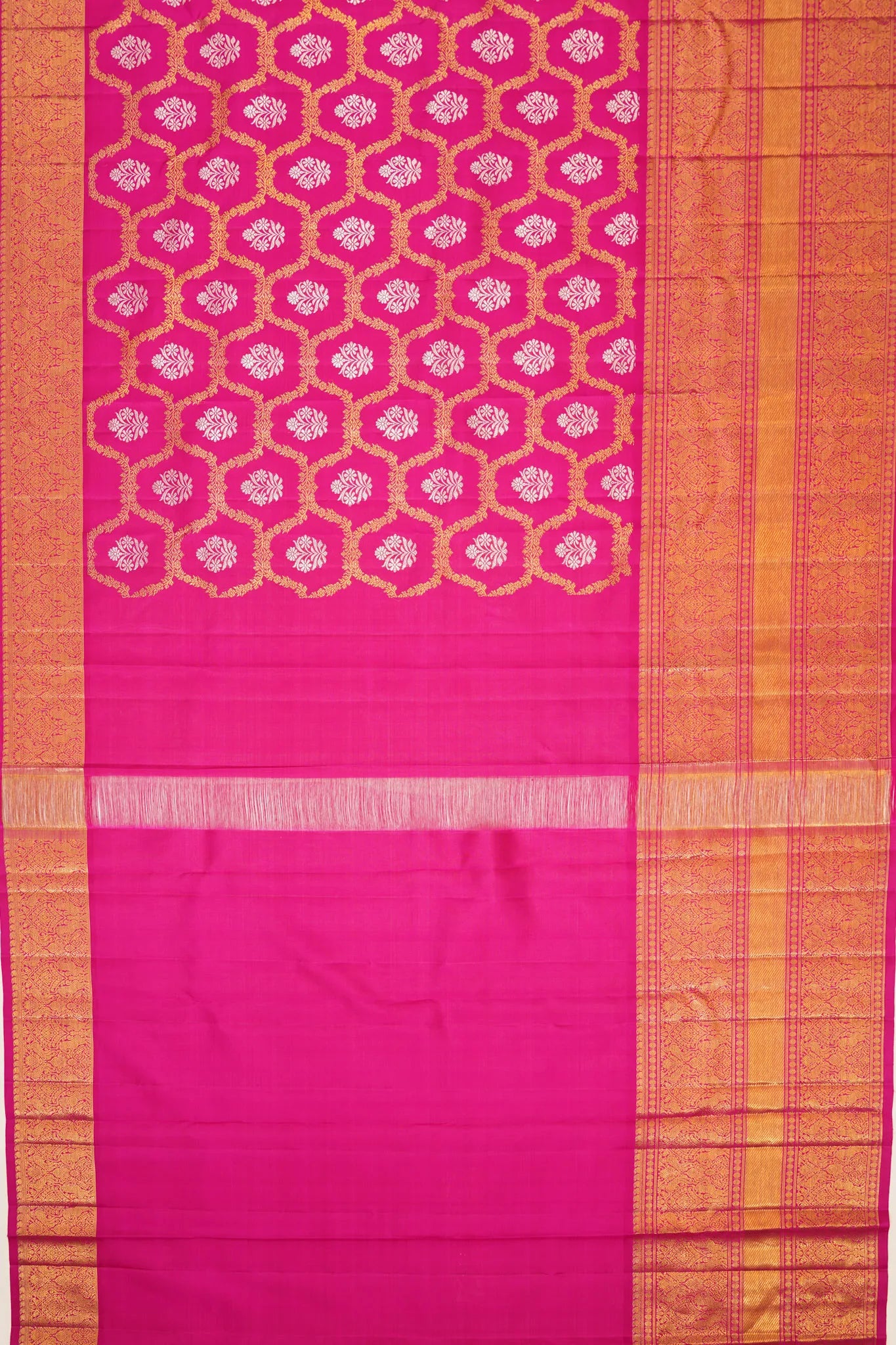 kanchipuram-silk-jaal-and-butta-pink-saree-1215802881
