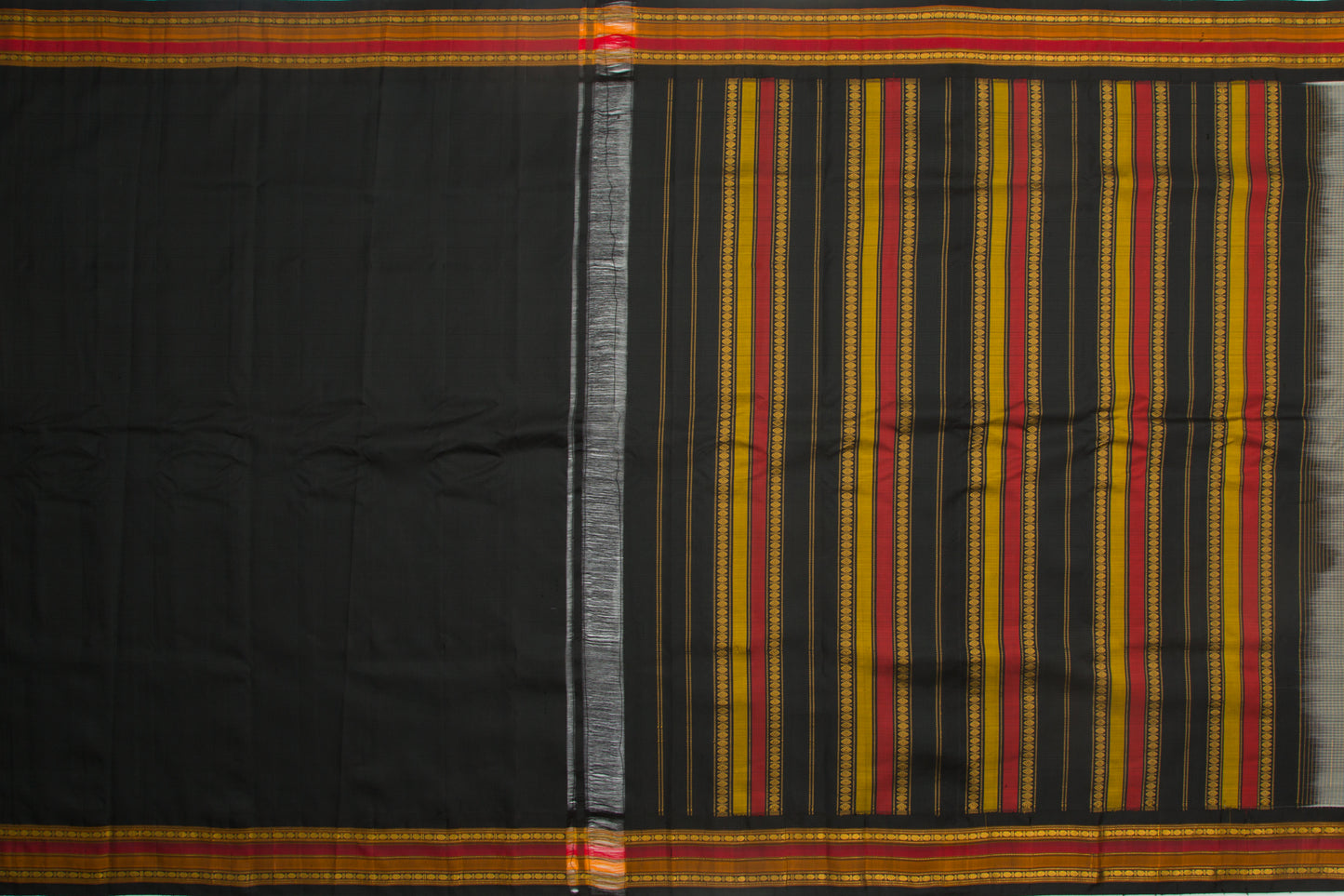 Gadwal Silk Checks White Saree