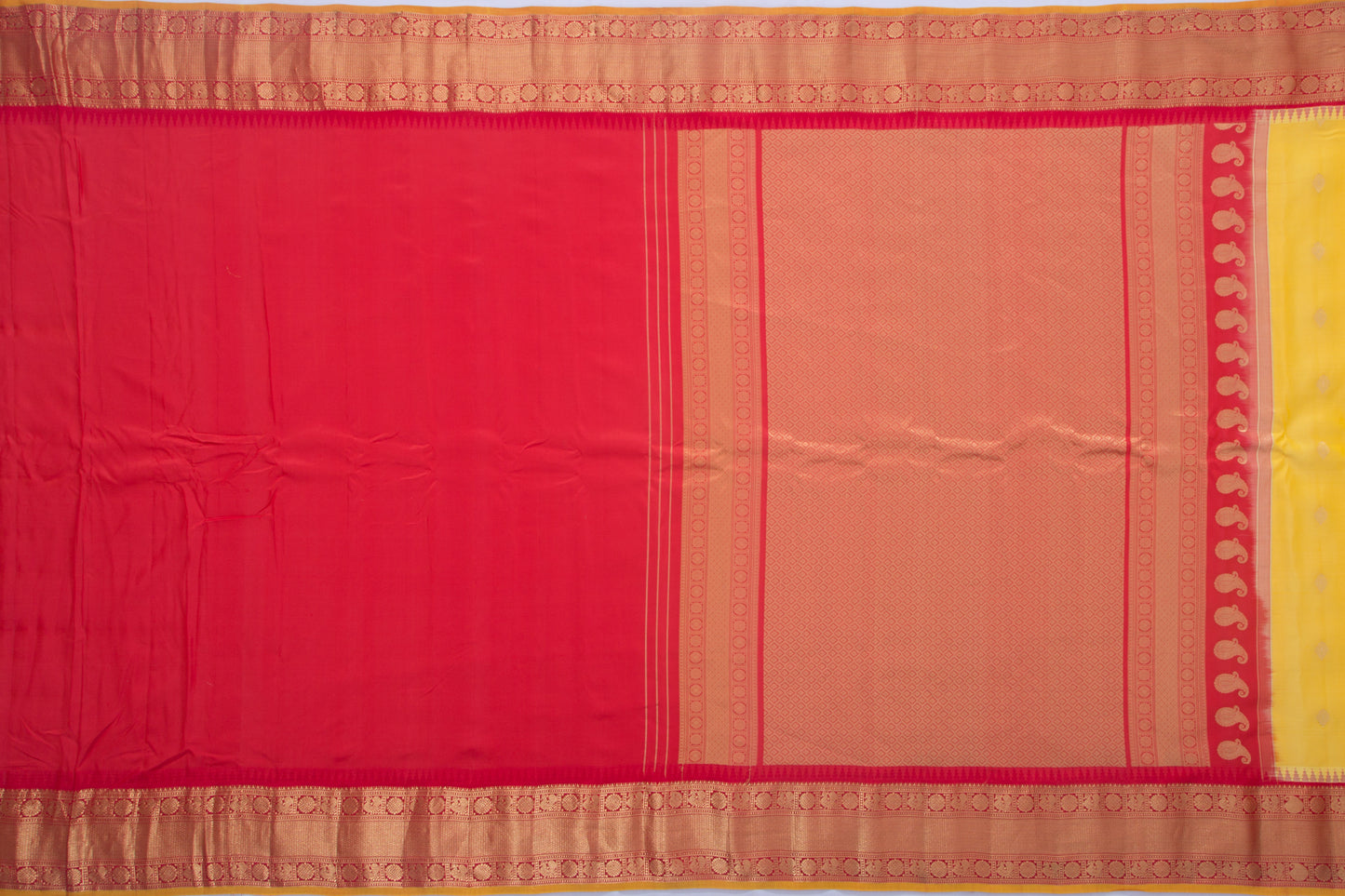 Gadwal Silk Butta Yellow Saree