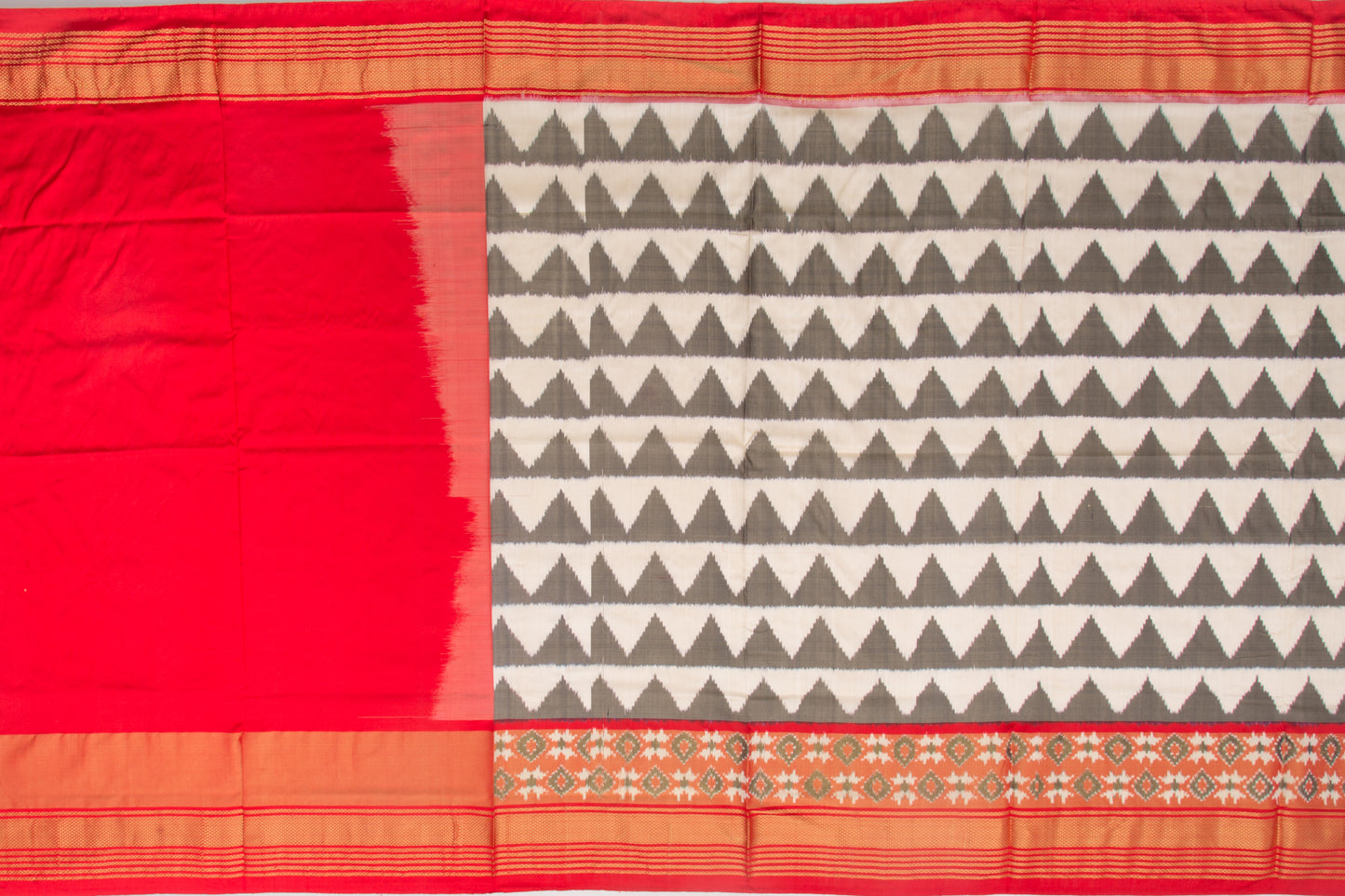 Pochampally Silk Ikat White And Black Saree