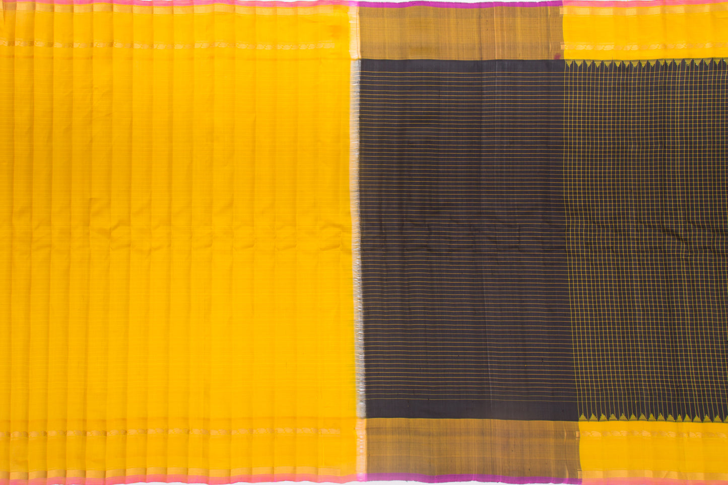 Gadwal Silk Checks Black Saree