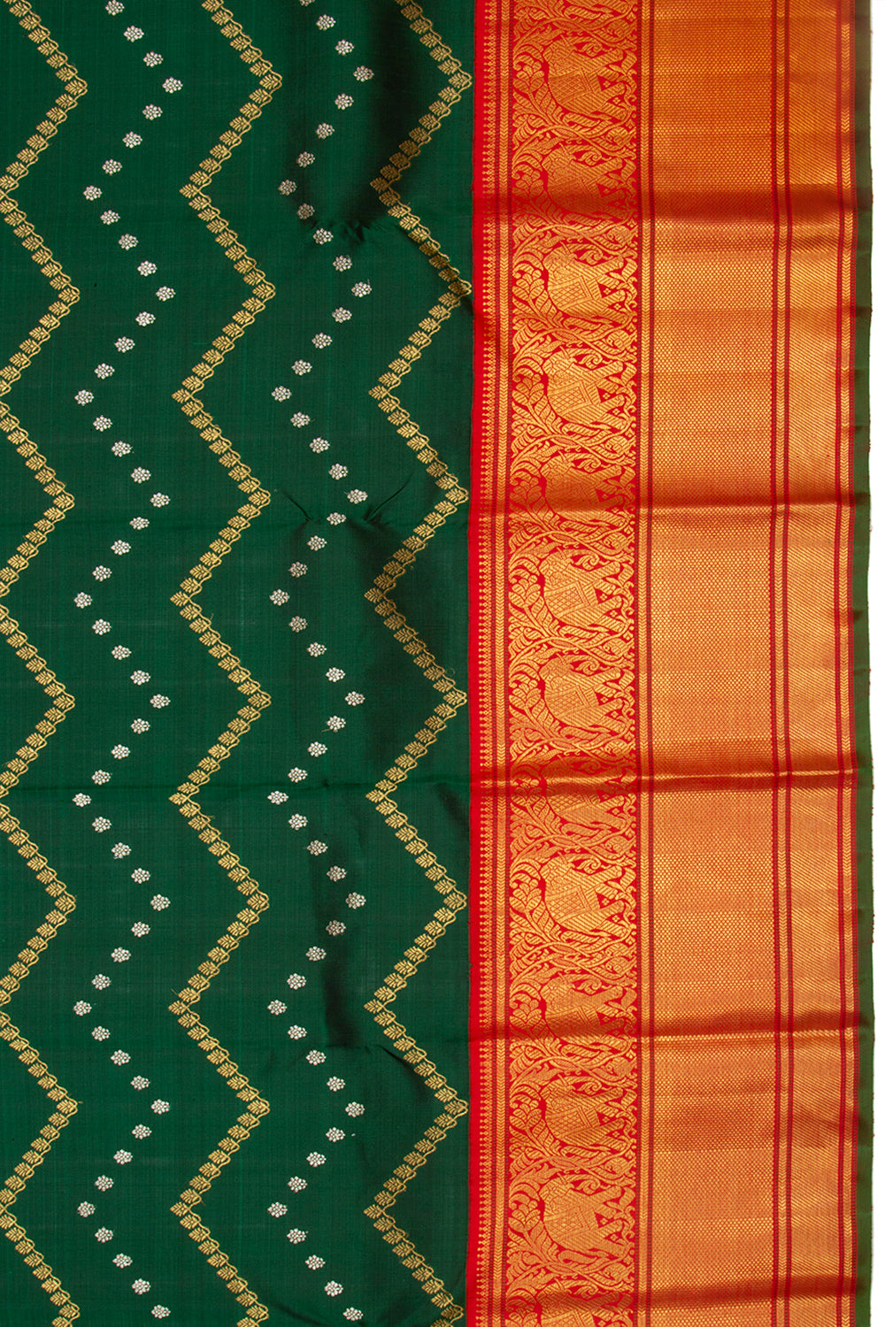 Kanchipuram Silk Zig-Zag Lines Bottle Green Saree