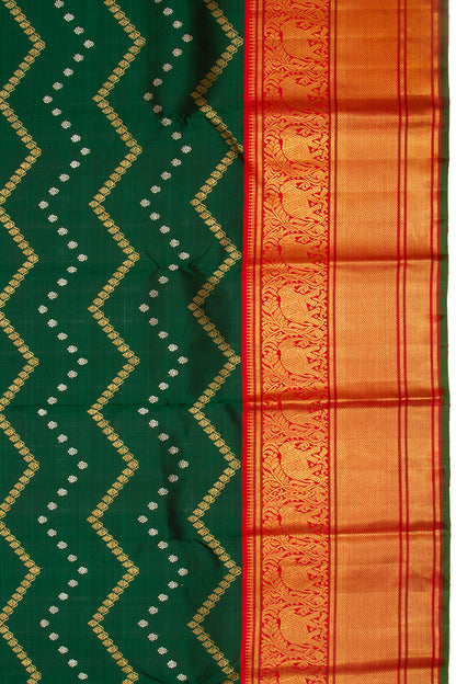 Kanchipuram Silk Zig-Zag Lines Bottle Green Saree