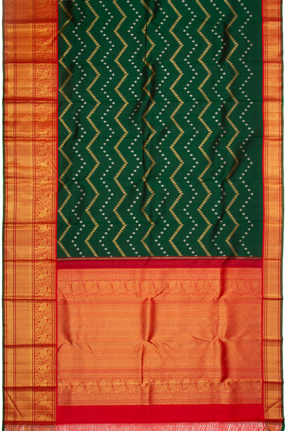 Kanchipuram Silk Zig-Zag Lines Bottle Green Saree