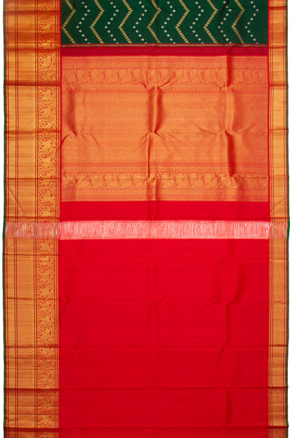 Kanchipuram Silk Zig-Zag Lines Bottle Green Saree