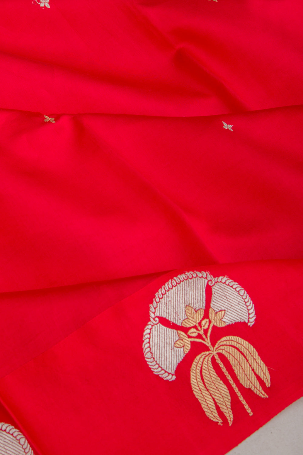 Banarasi Katan Silk Butta Red Saree