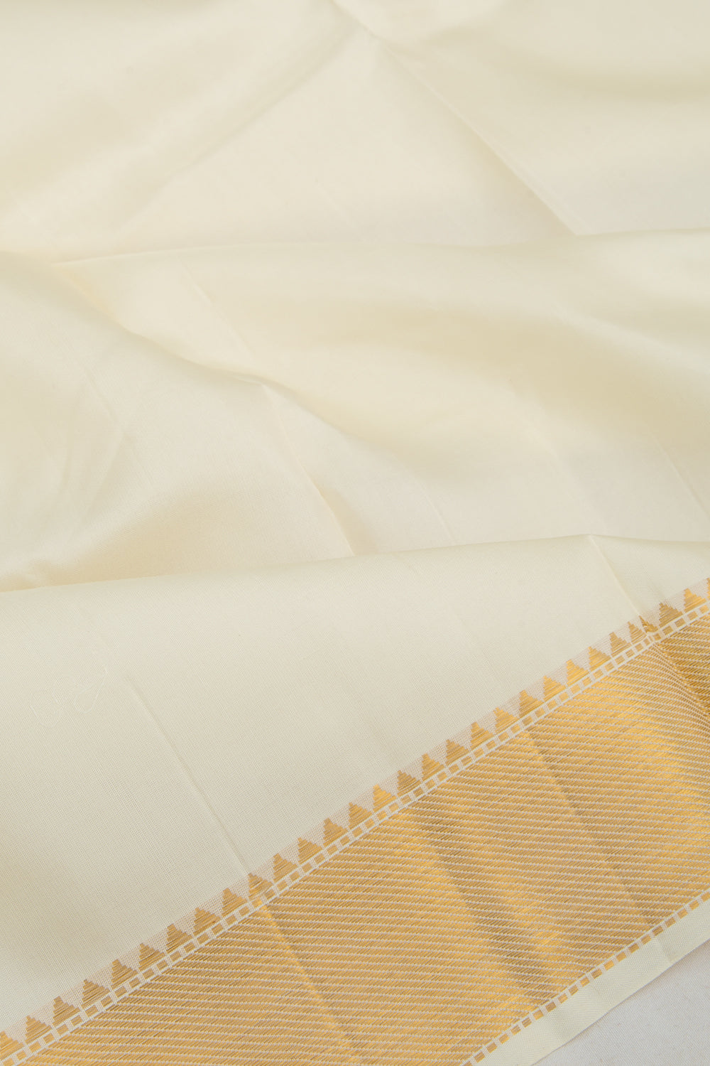 Kanchipuram Silk Plain White Dhoti 9X3 Muzham