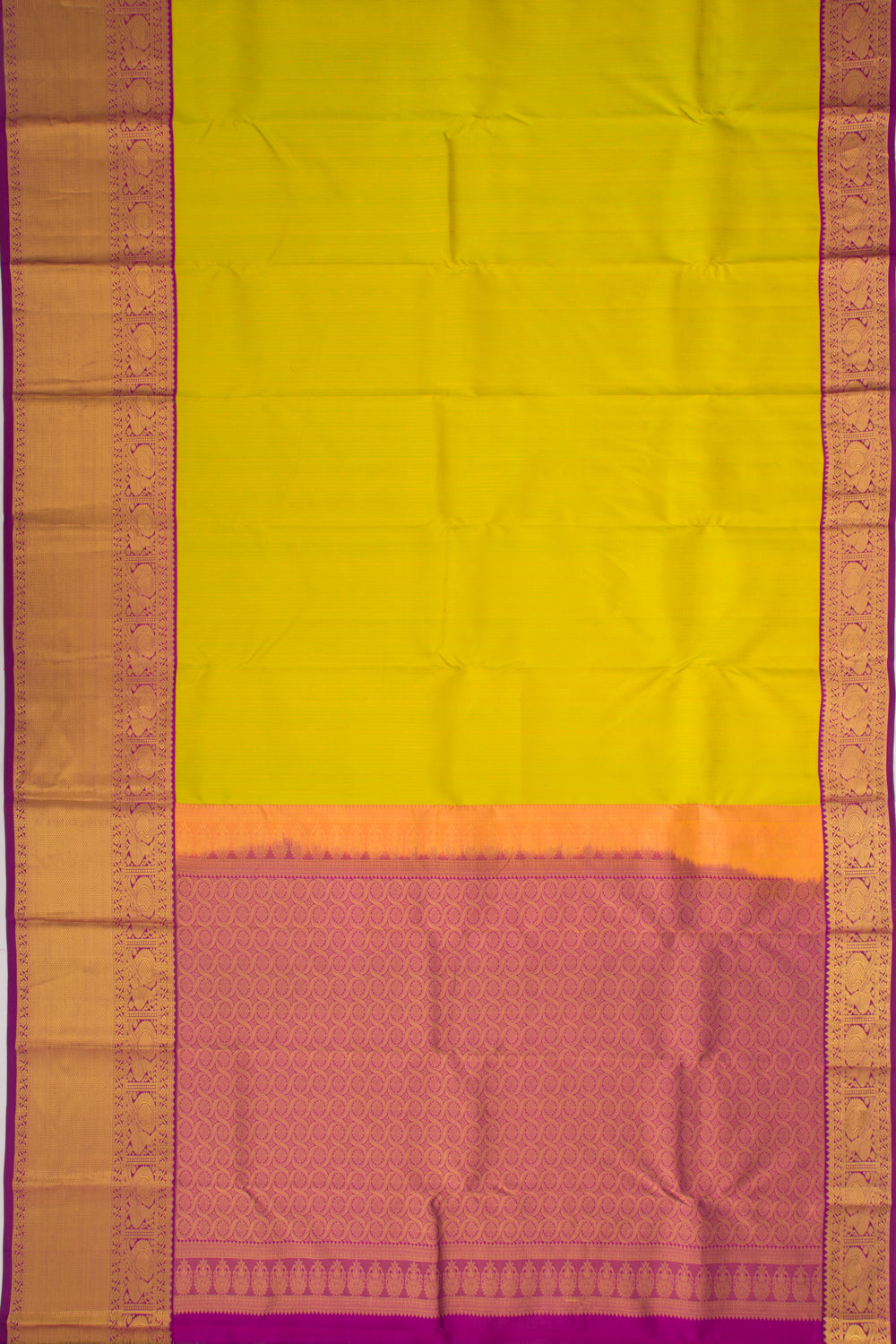 Taranga Kanchi Silk Vertical Lines Mehendi Green Saree