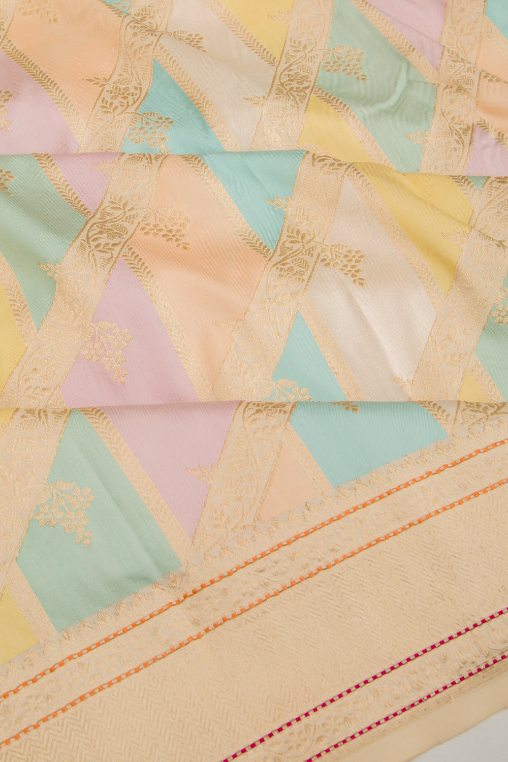 Banarasi Silk Jaal Pastel Rangkat Saree