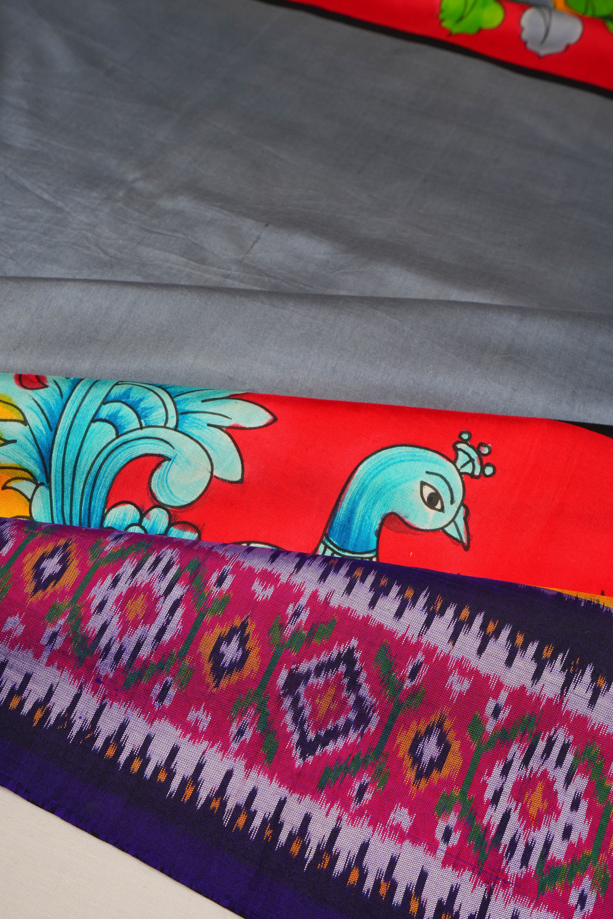 Pochampally Silk Ikat Plain Elephant Grey Saree With Kalamkari