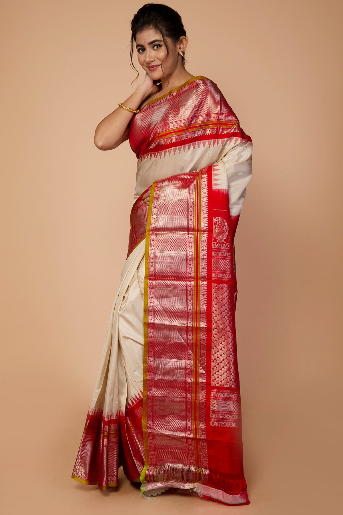 Gadwal Silk Butta Beige Saree