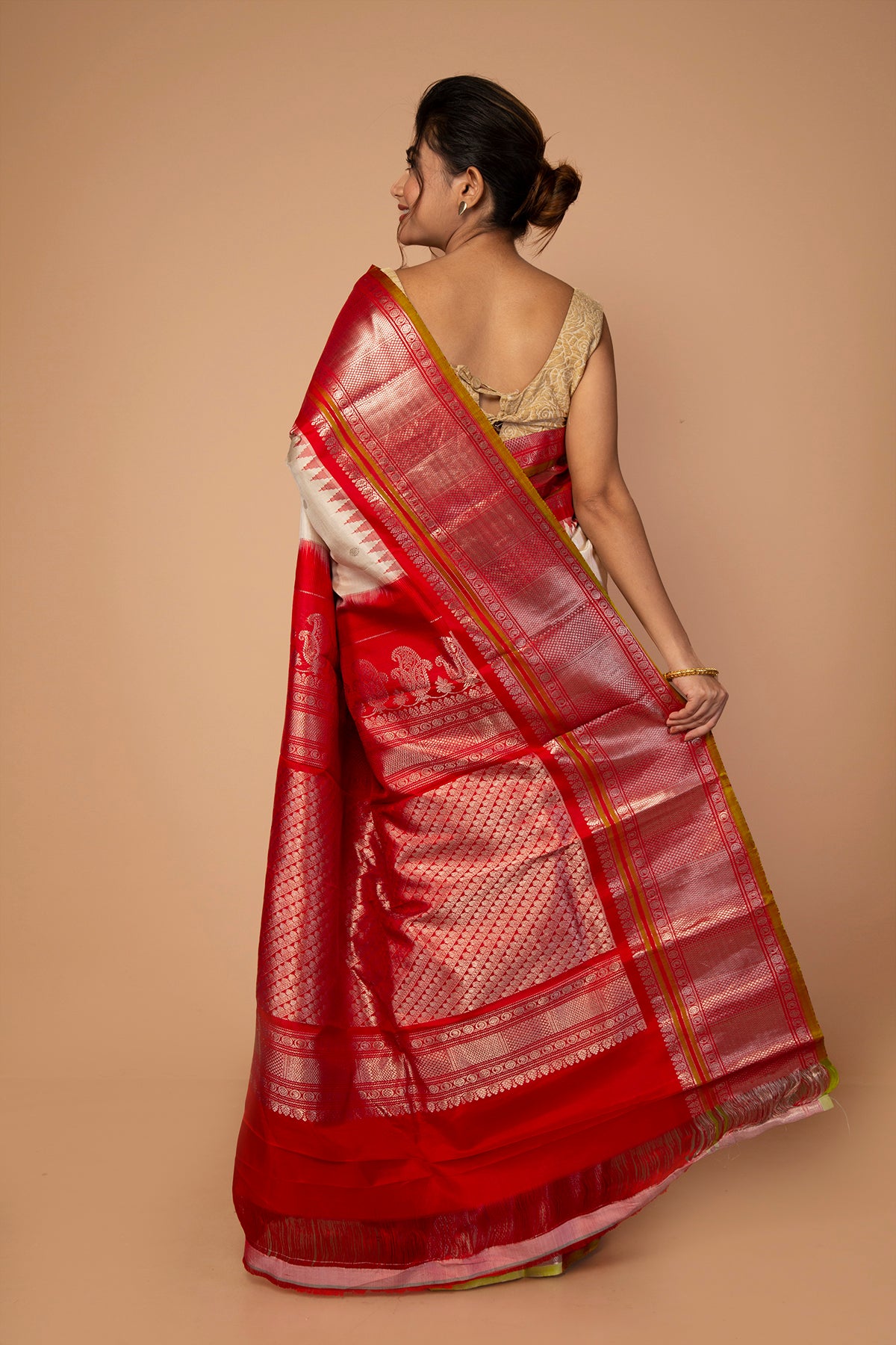 Gadwal Silk Butta Beige Saree