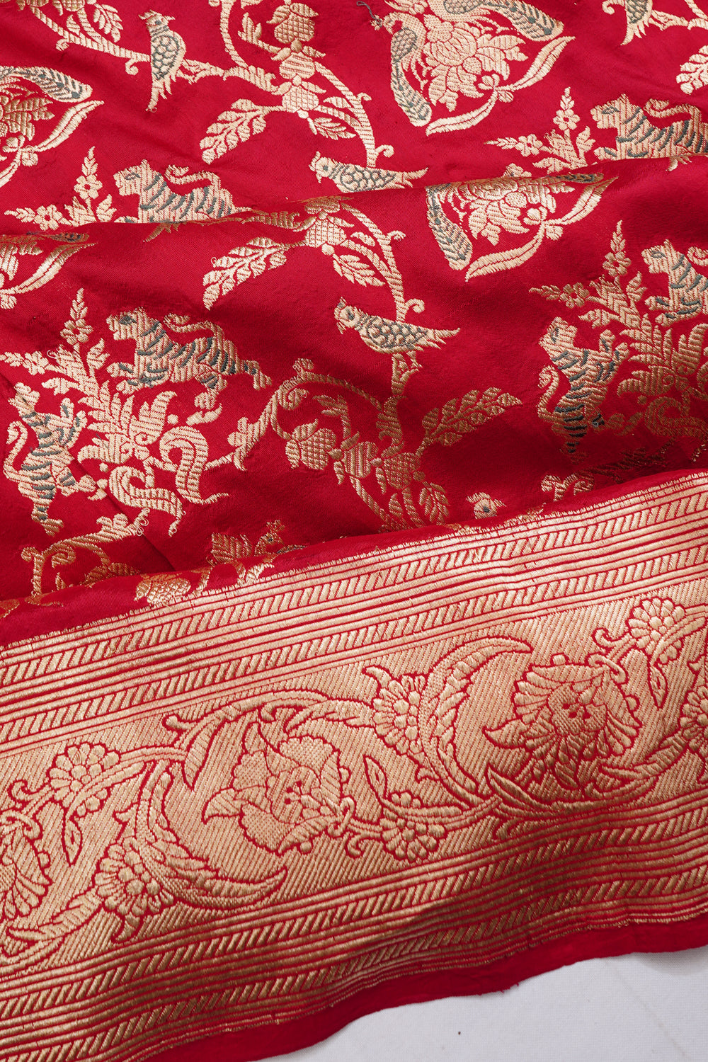 Banarasi Silk Kadwa Jaal Red Saree 1213096252
