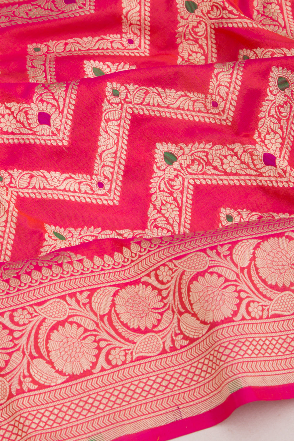 Banarasi Silk Zig-Zag Lines Pink Saree