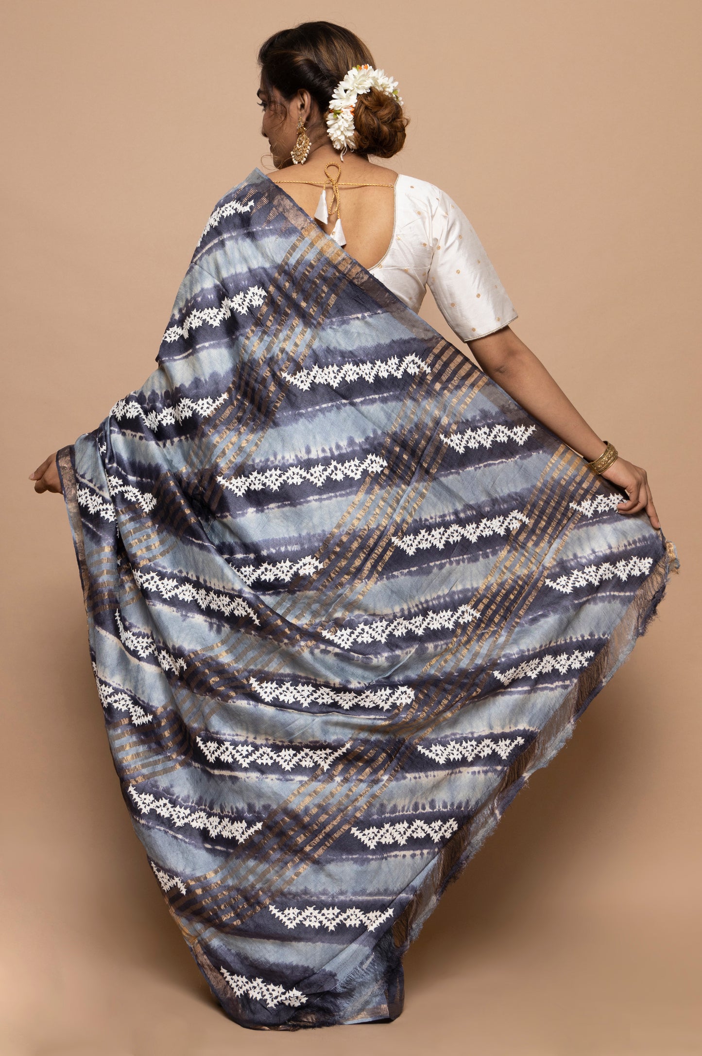 Tussar Batik Printed Grey Saree