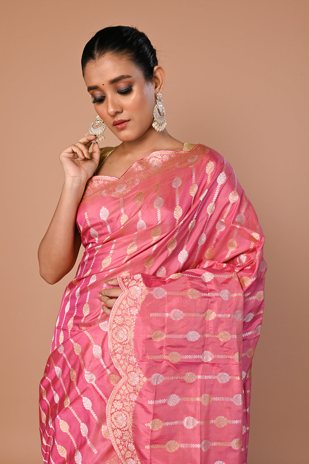 Banarasi Silk Jaal Pink Saree With Scallop Border
