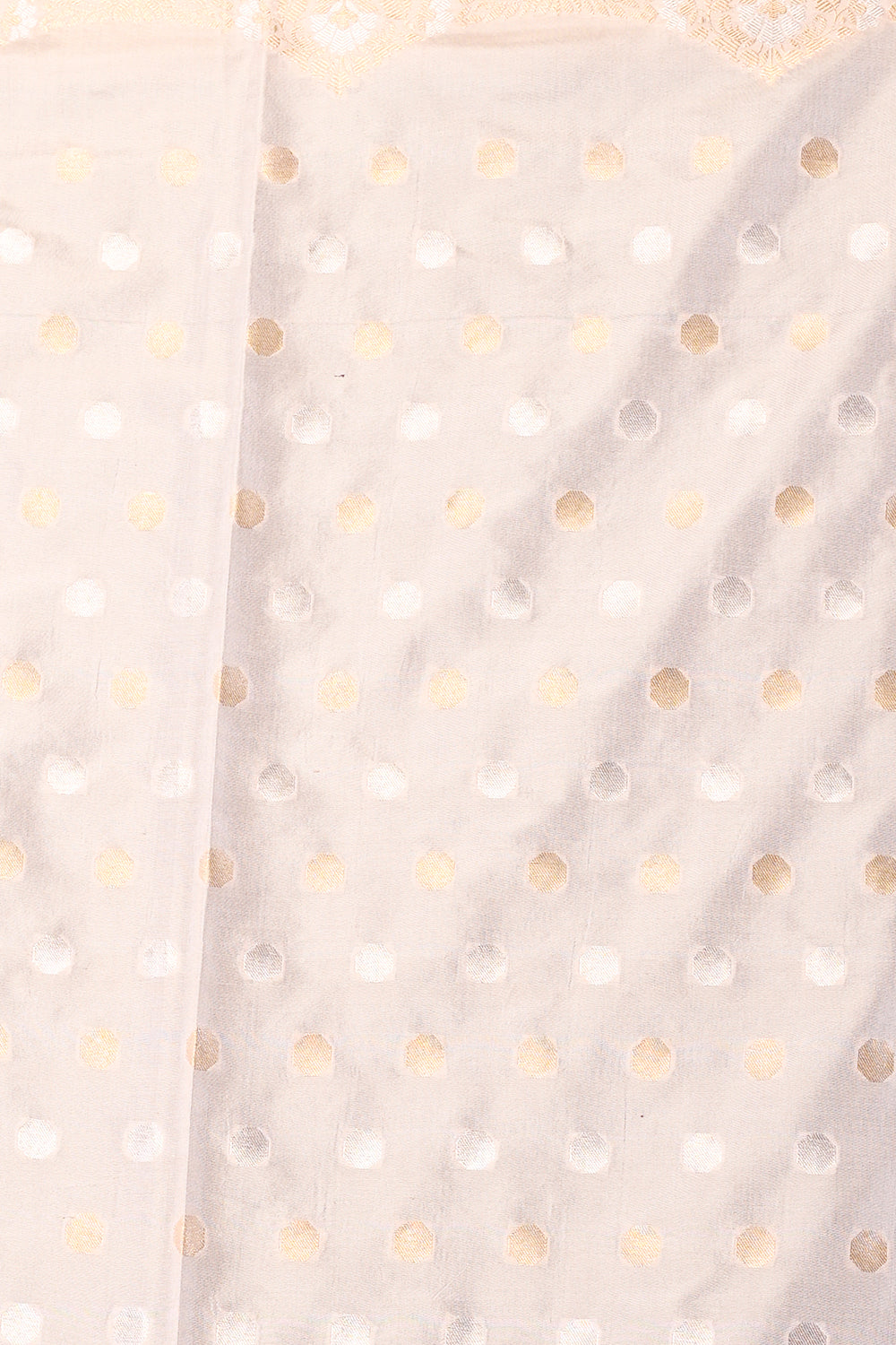 Banarasi Silk Jaal Cream Saree With Scallop Border