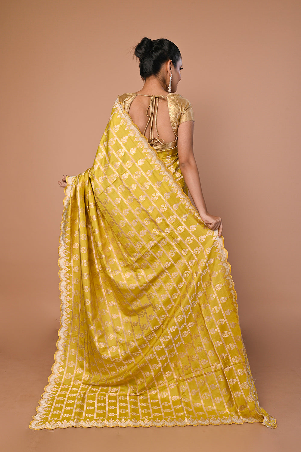 Banarasi Silk Brocade Mehendi Green Saree With Scallop Border