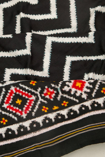 Patan Patola Silk Ikat White And Black Saree