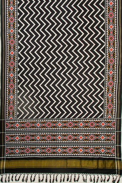 Patan Patola Silk Ikat White And Black Saree