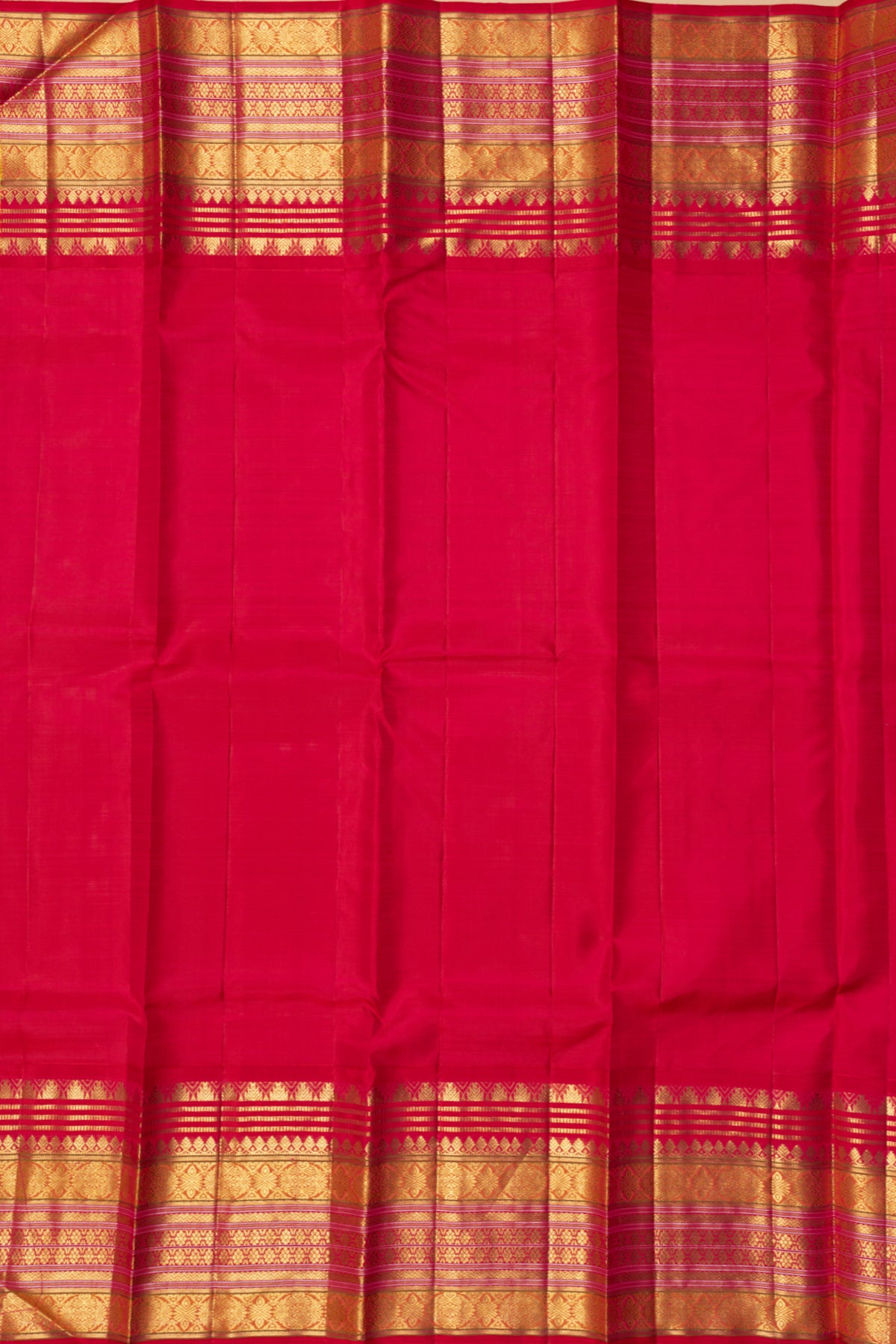 Kanchipuram Silk Oosi Lines And Butta Purple Saree