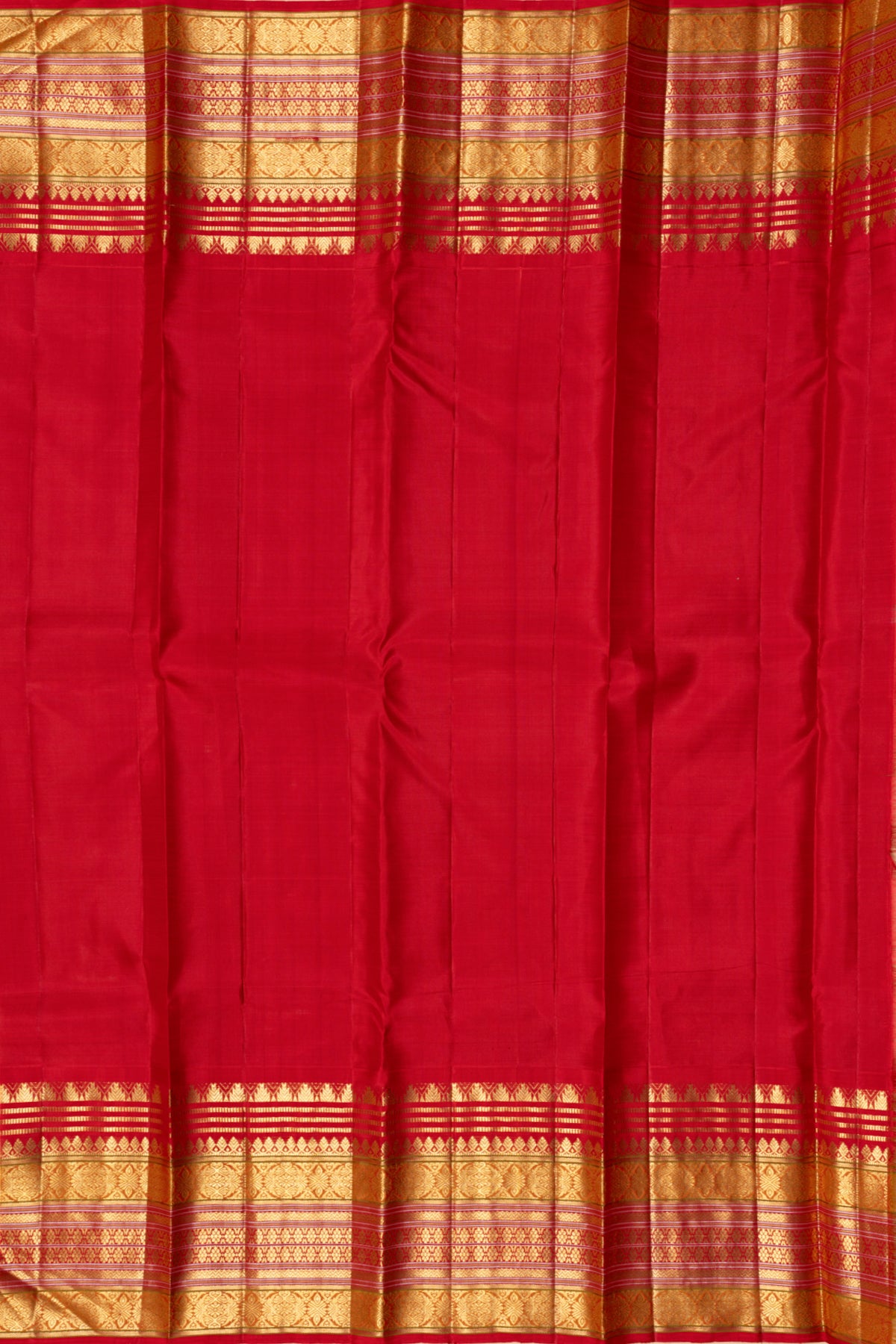 Kanchipuram Silk Oosi Lines And Butta Green Saree