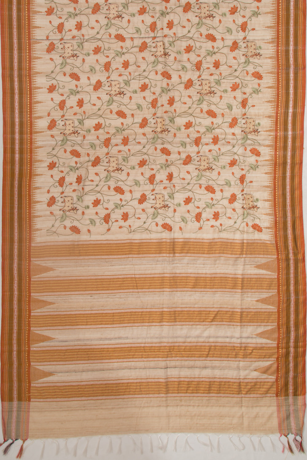Tussar Floral And Pichwai Embroidery Beige Saree With Vidarbha Border