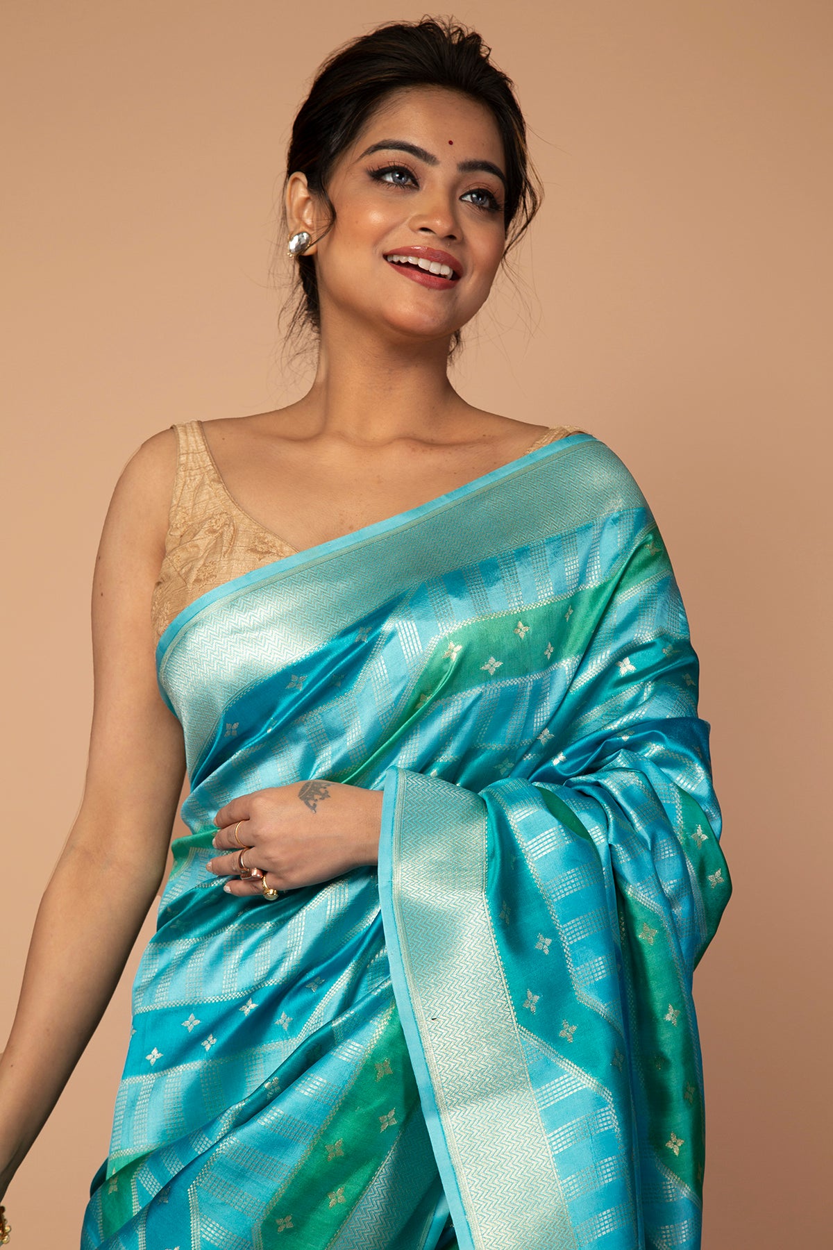 Banarasi Kora Organza Zig Zag Lines Sky Blue Saree