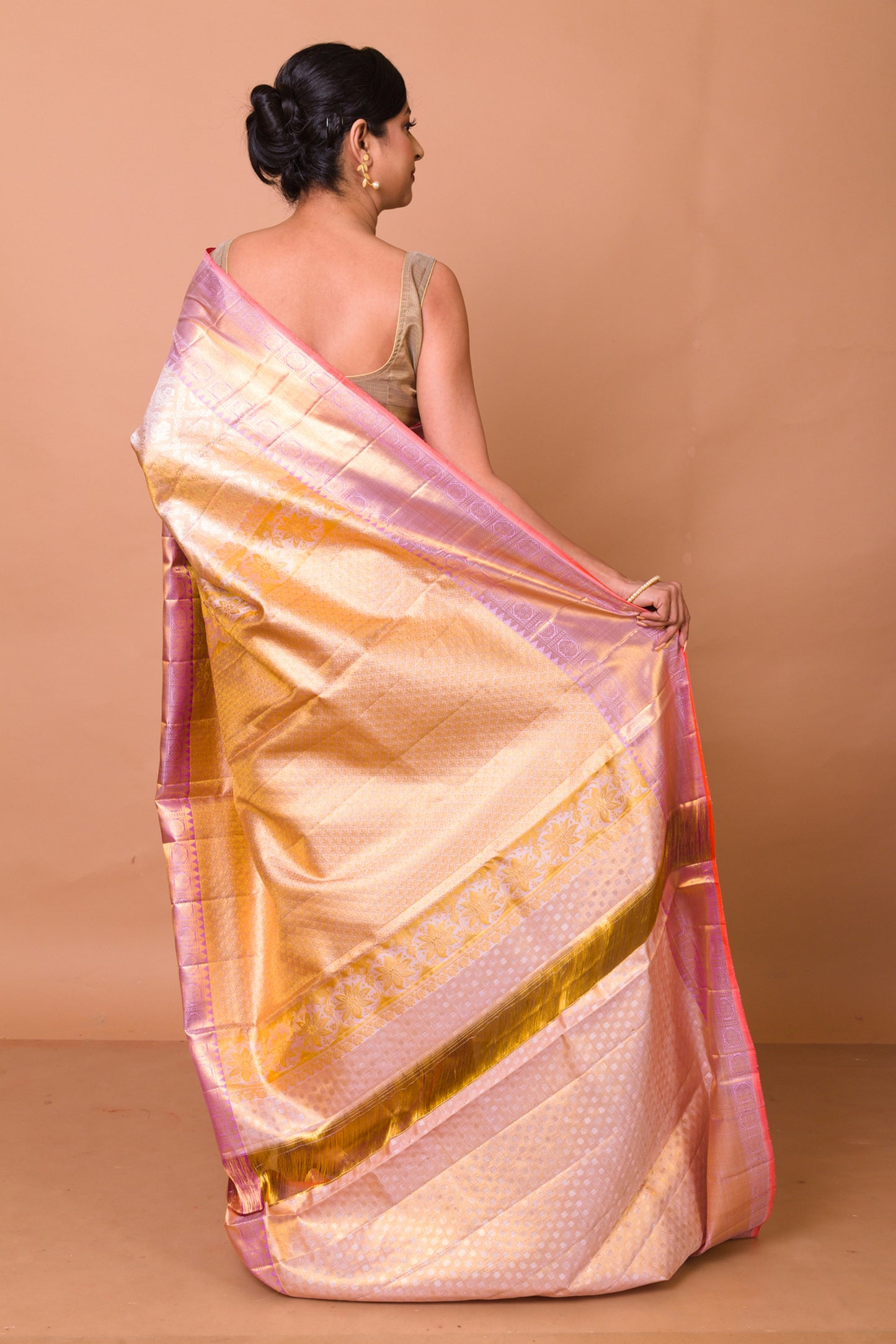 Kanchipuram Silk Tissue Criss Criss Checks And Butta Cream Saree