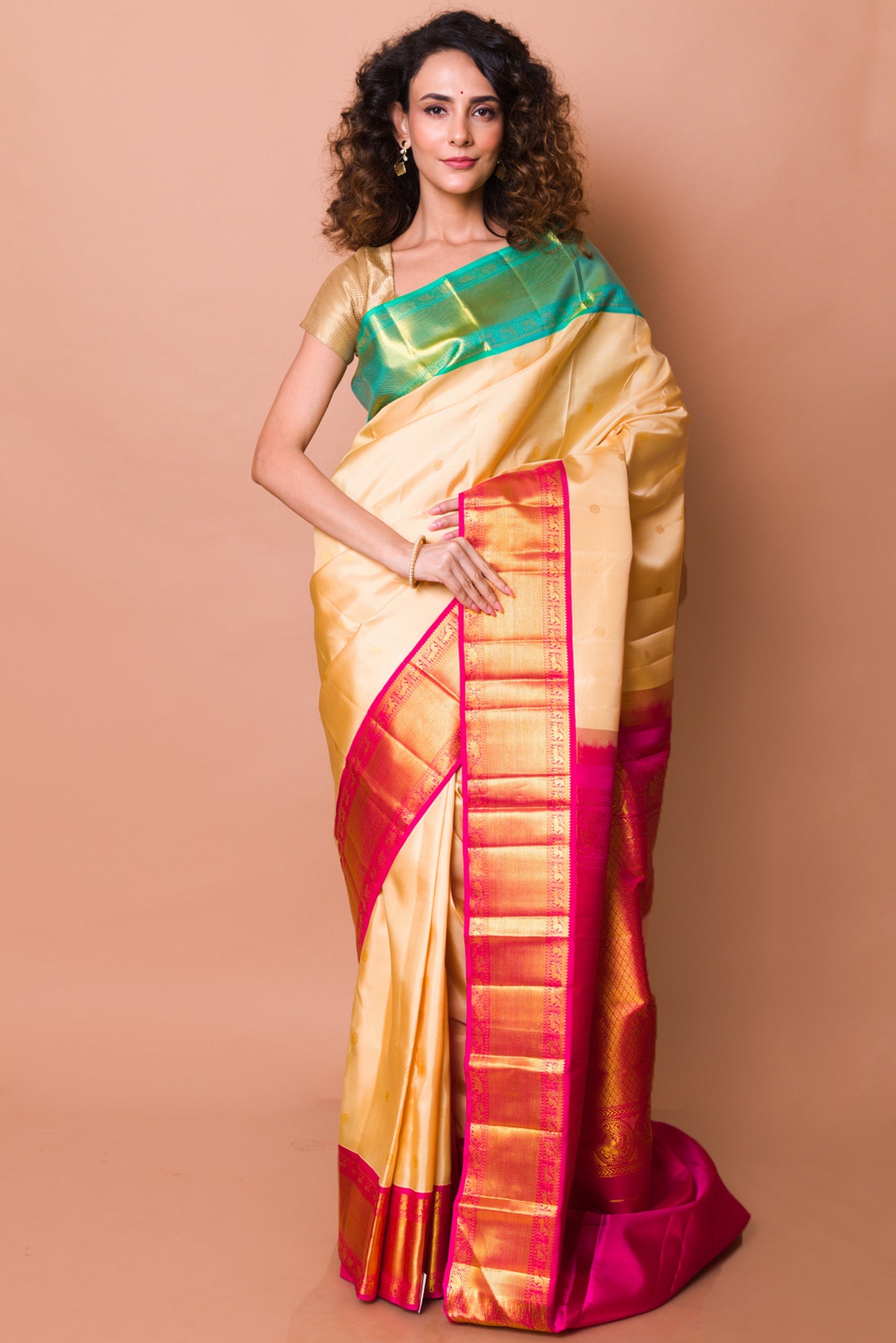Kanchipuram Silk Butta Cream Saree With Ganga Jamuna Border