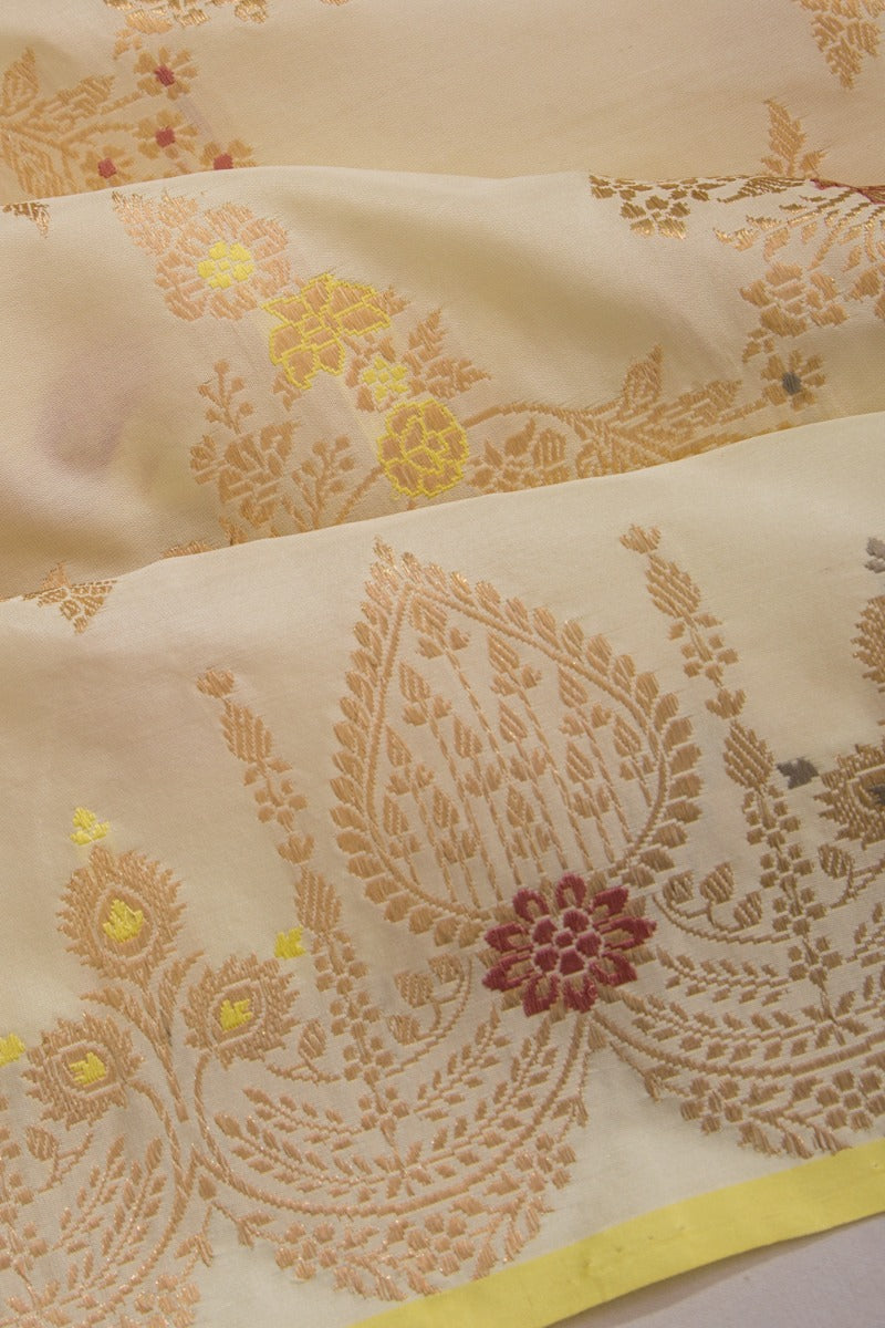 Banarasi Silk Jaal And Meenakari Cream Saree