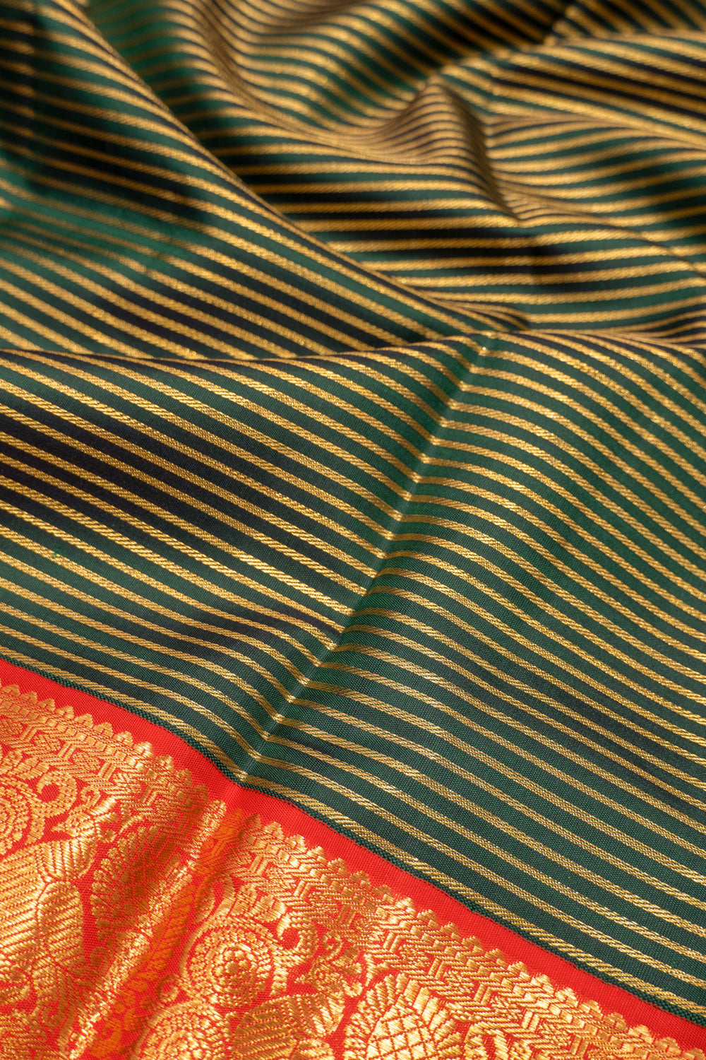 Kanchipuram Silk Horizontal Lines Bottle Green Saree