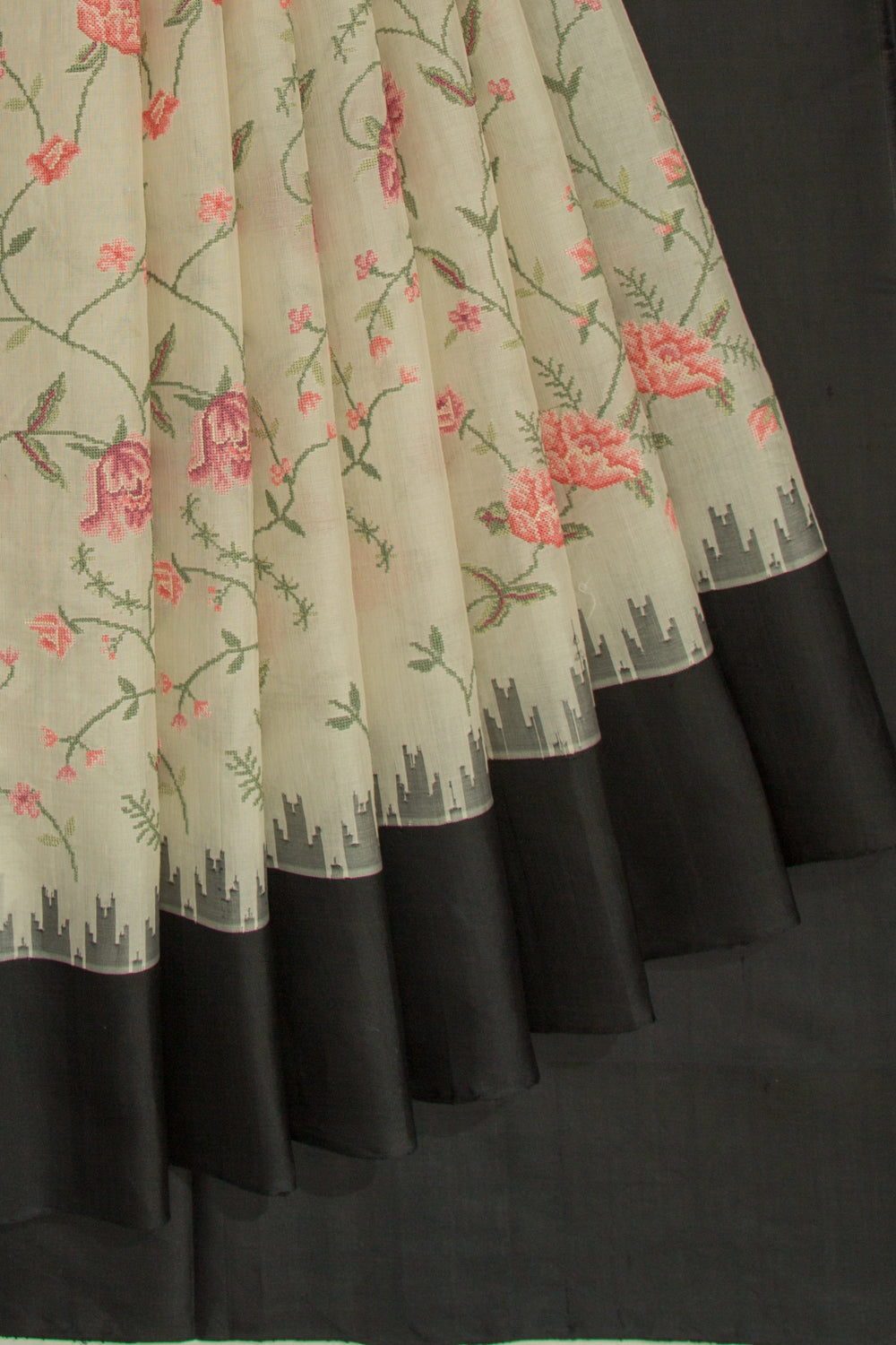 Maheshwari Cotton Floral Embroidery White Saree With Ganga Jamuna Tussar Border