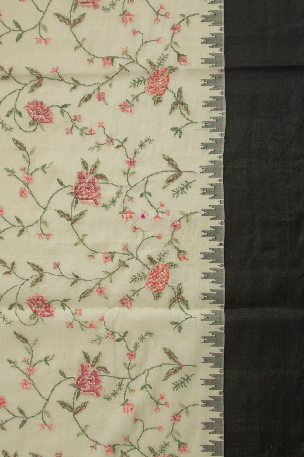 Maheshwari Cotton Floral Embroidery White Saree With Ganga Jamuna Tussar Border
