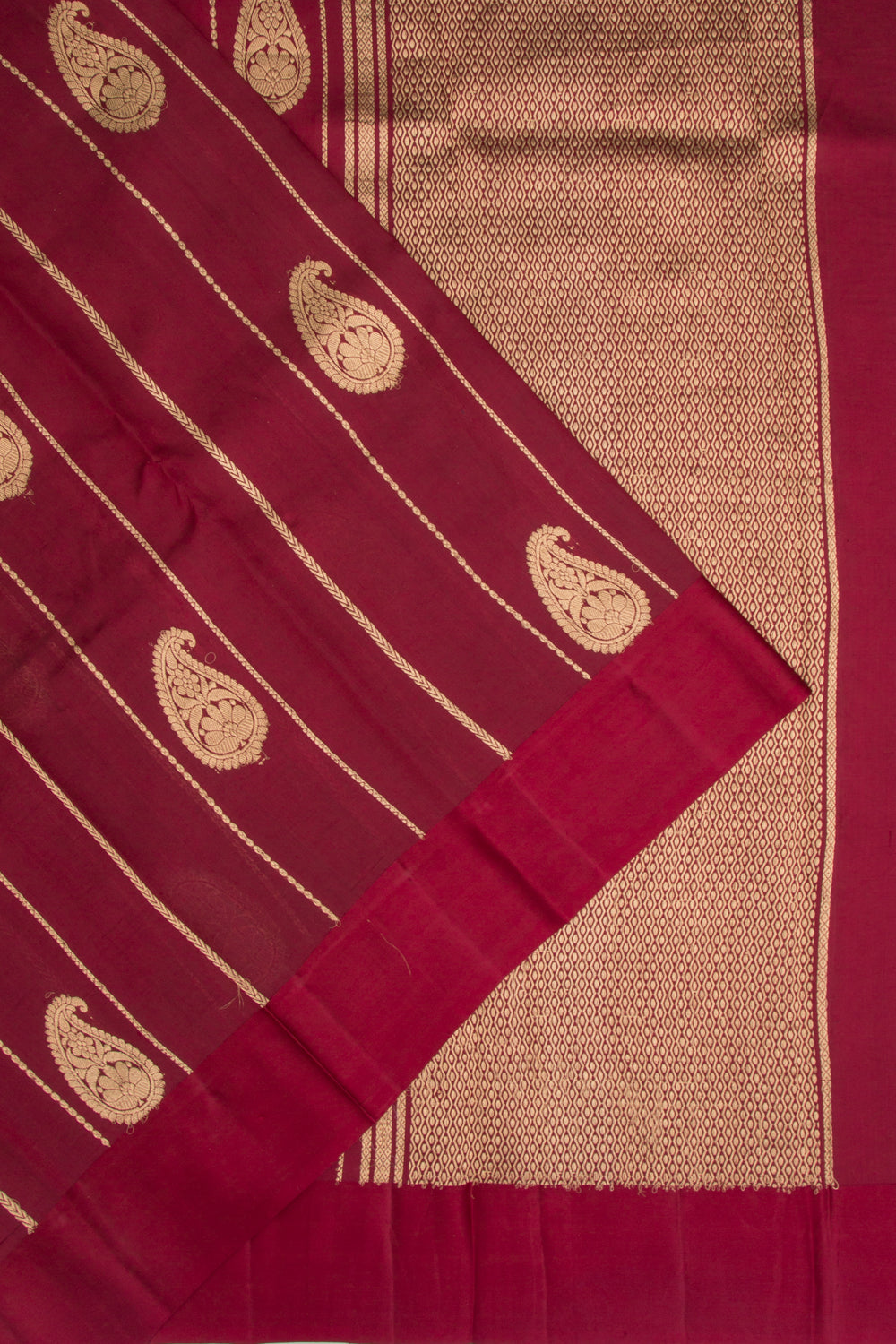 Banarasi Katan Silk Vertical Lines And Butta Maroon Saree