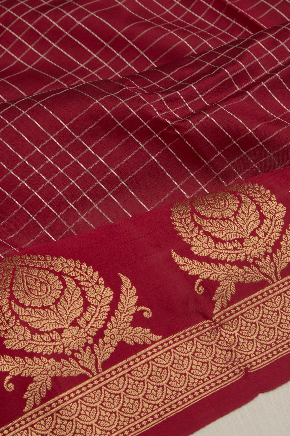 Banarasi Katan Silk Vertical Lines And Butta Maroon Saree