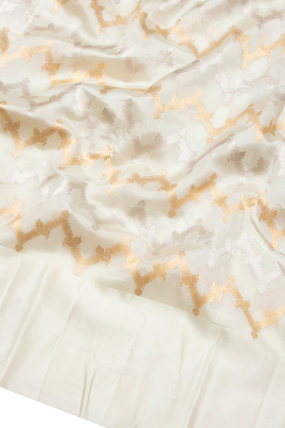 Banarasi Katan Silk Zig Zag Lines Cream Saree With Satin Border