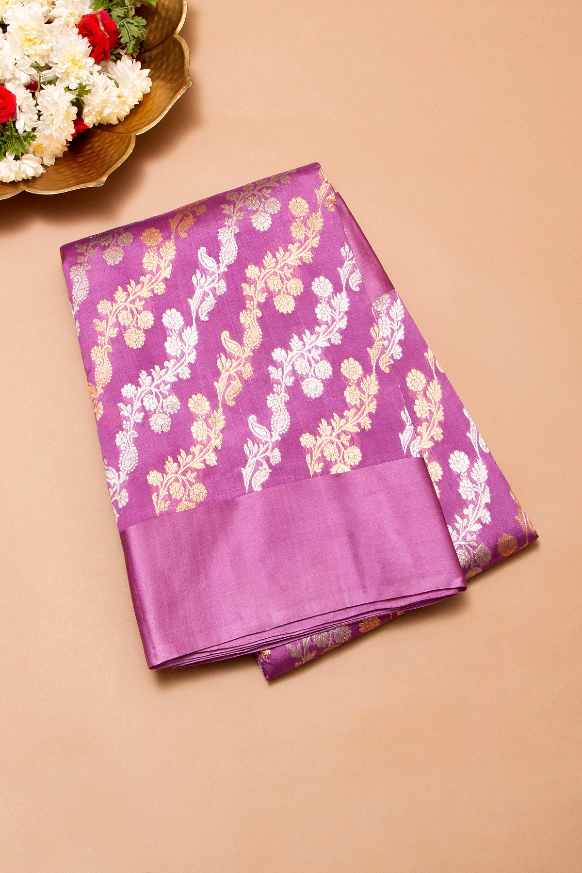 Banarasi Katan Silk Zig Zag Lines Lavender Saree With Satin Border