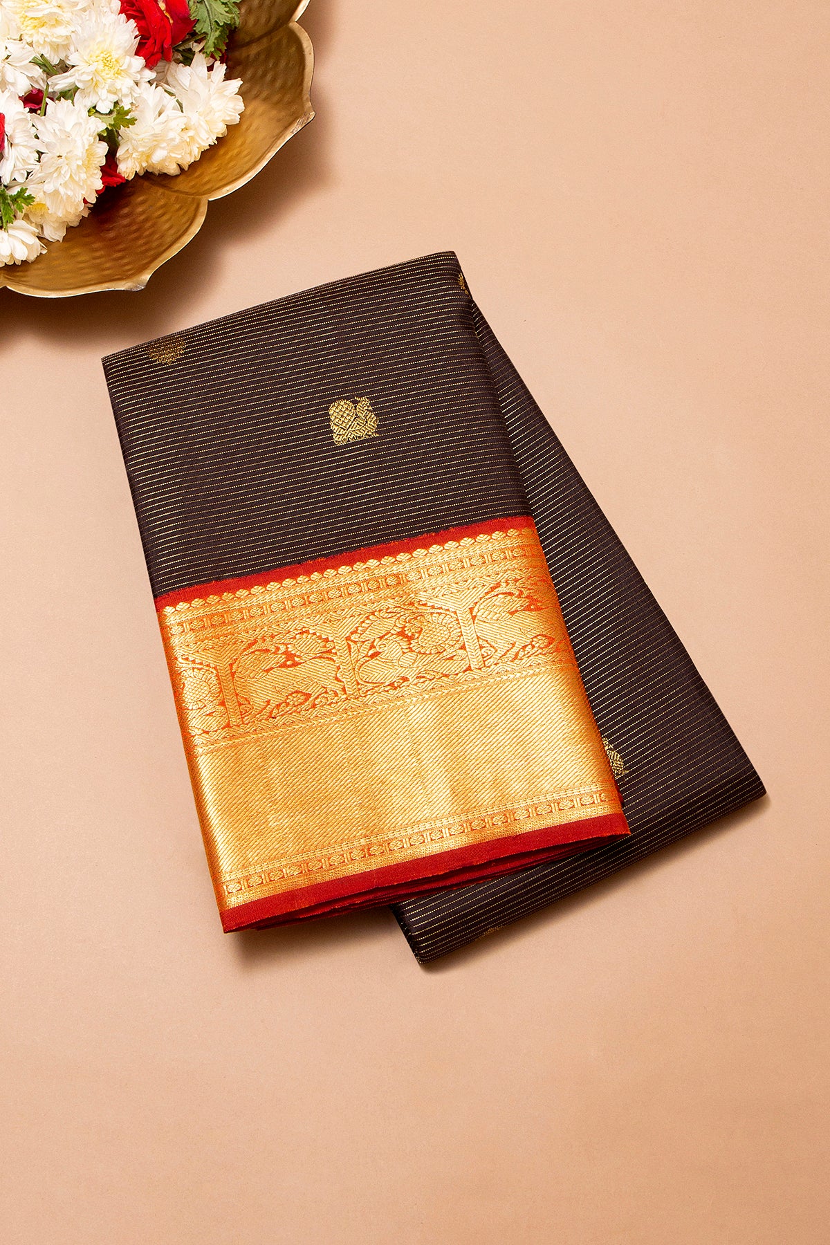 Kanchipuram Silk Oosi Lines And Butta Brown Saree