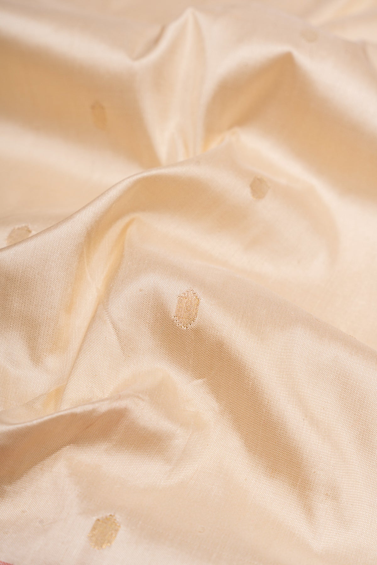 Paithani Silk Butta Off White Saree With Kamal Pushpa And Muniya Border