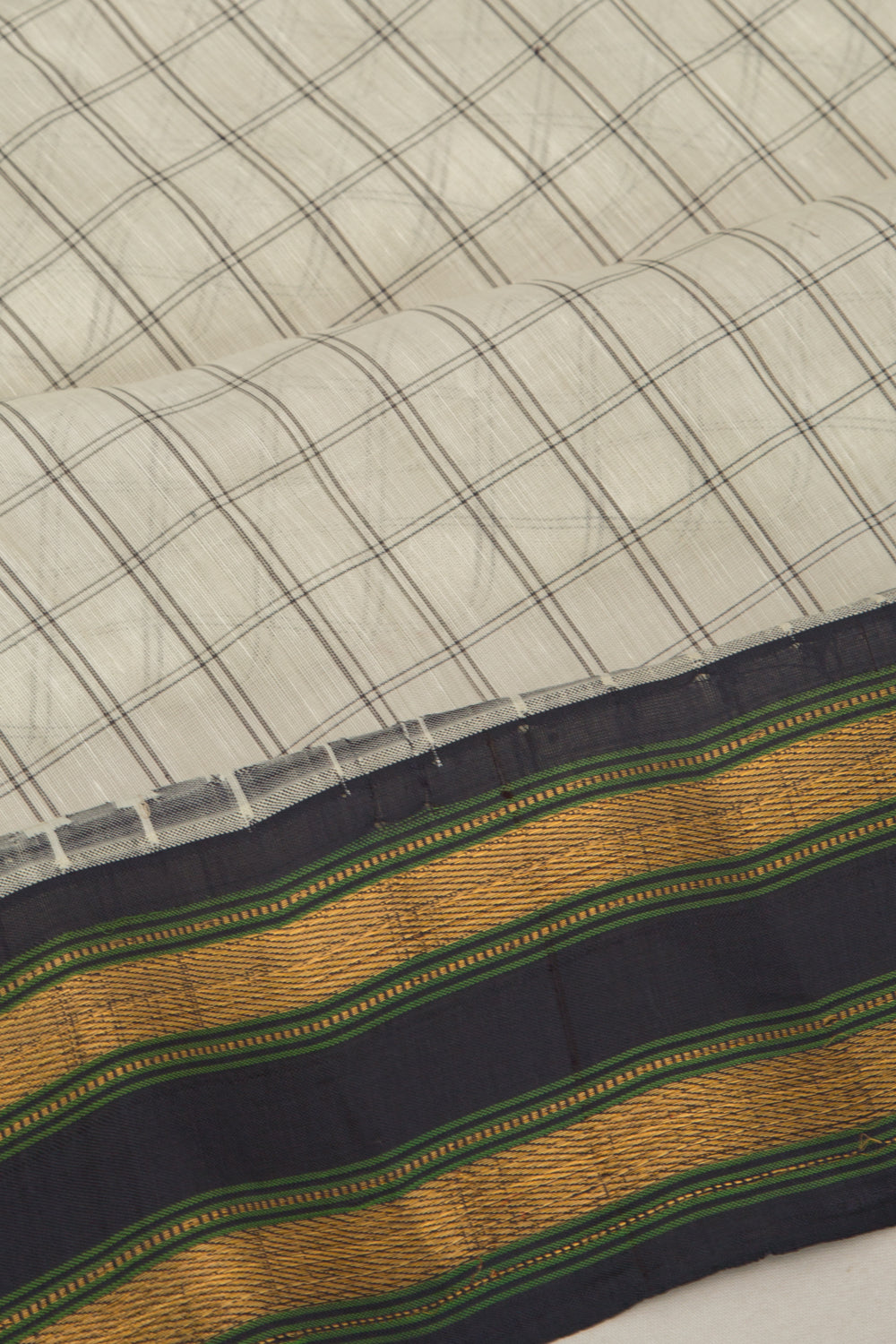 Gadwal Silk Checks White And Black Saree