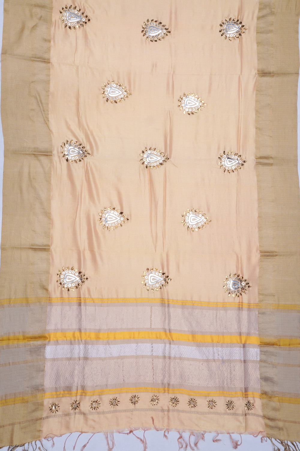 Soft Silk Butta Cream Saree With Mukesh Work
