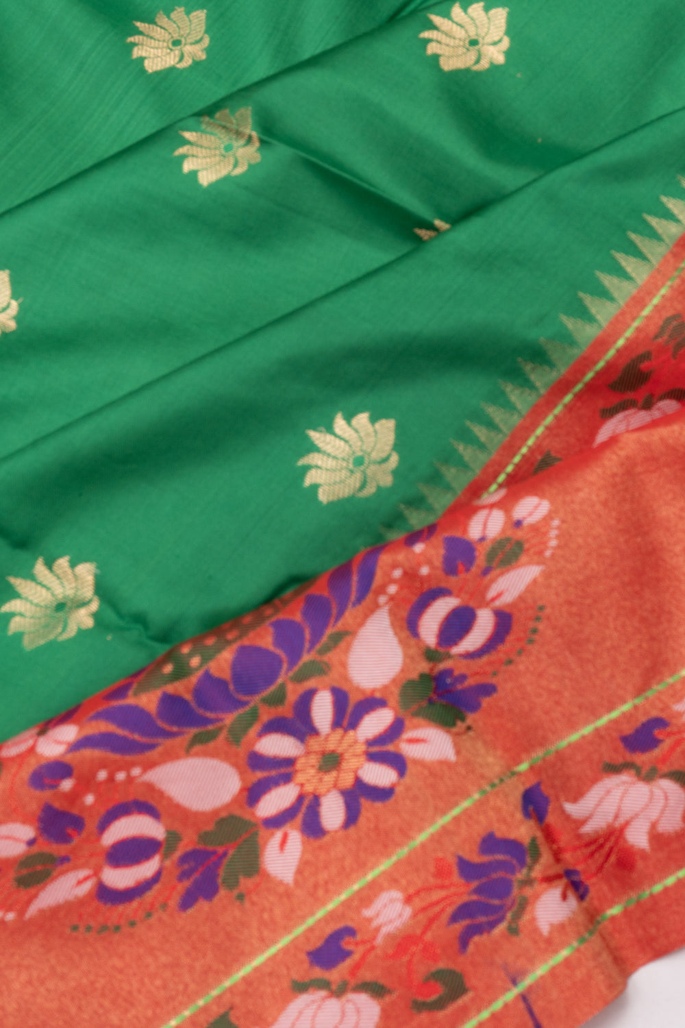 Muniya Silk Butta Green Saree