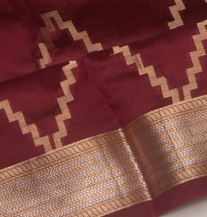 Poona Silk Zig Zag Lines Maroon Saree